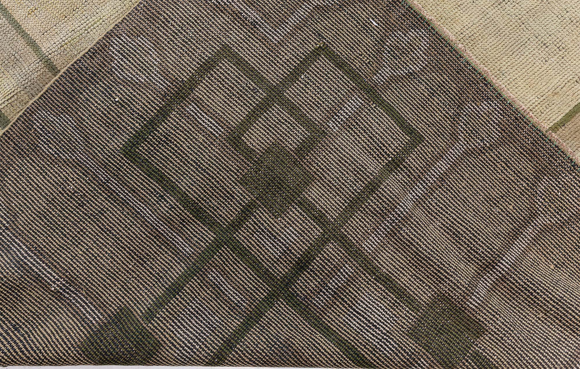 Rare Viennese Rug Doris Leslie Blau In Good Condition For Sale In New York, NY
