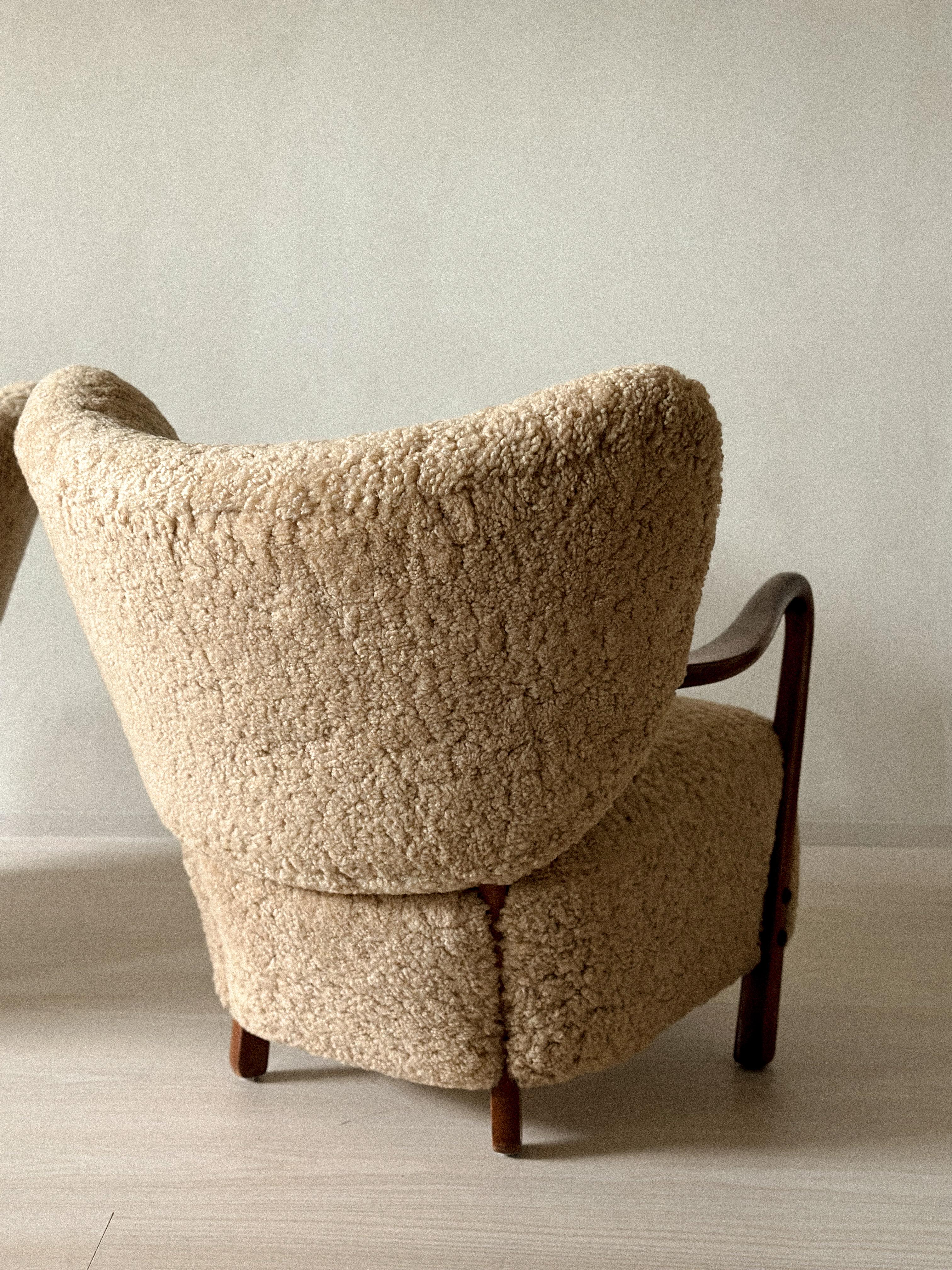 Rare Viggo Boesen Armchairs in Shearling, Produced by Hos Wulff, Denmark 1930 For Sale 9