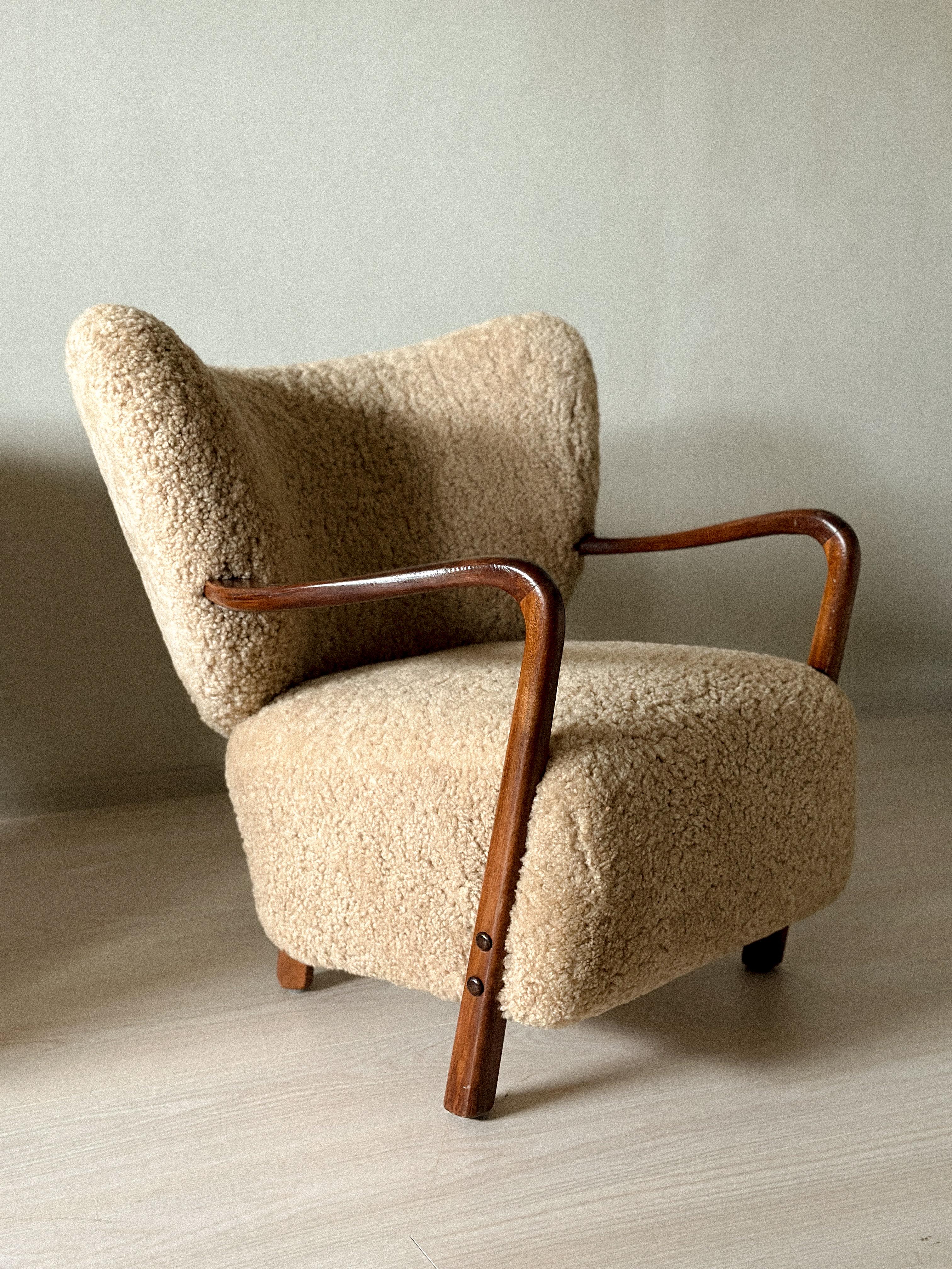 Rare Viggo Boesen Armchairs in Shearling, Produced by Hos Wulff, Denmark 1930 For Sale 12