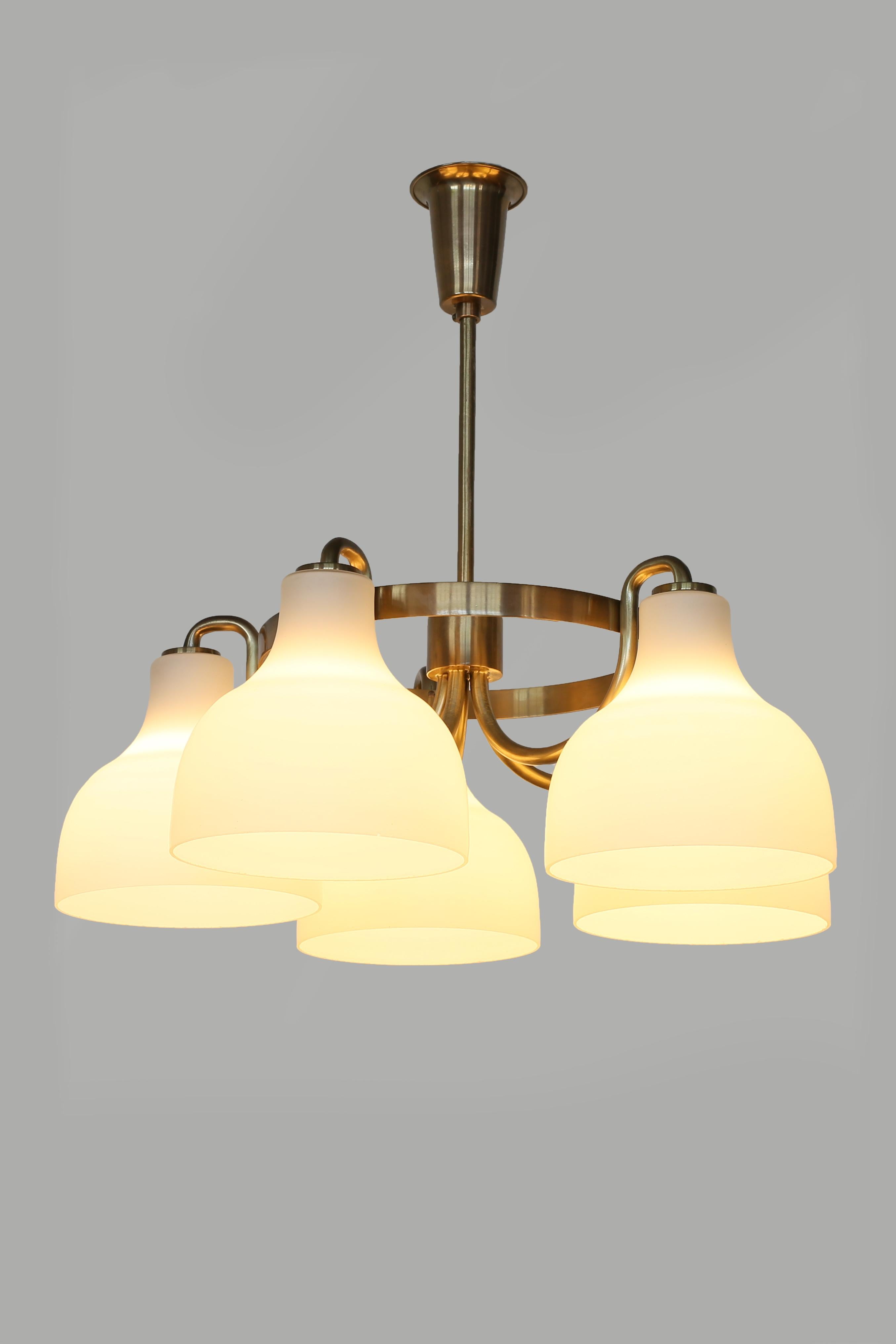 Raro lampadario di Vilhelm Lauritzen, 1946 In condizioni buone in vendita a Copenhagen, DK