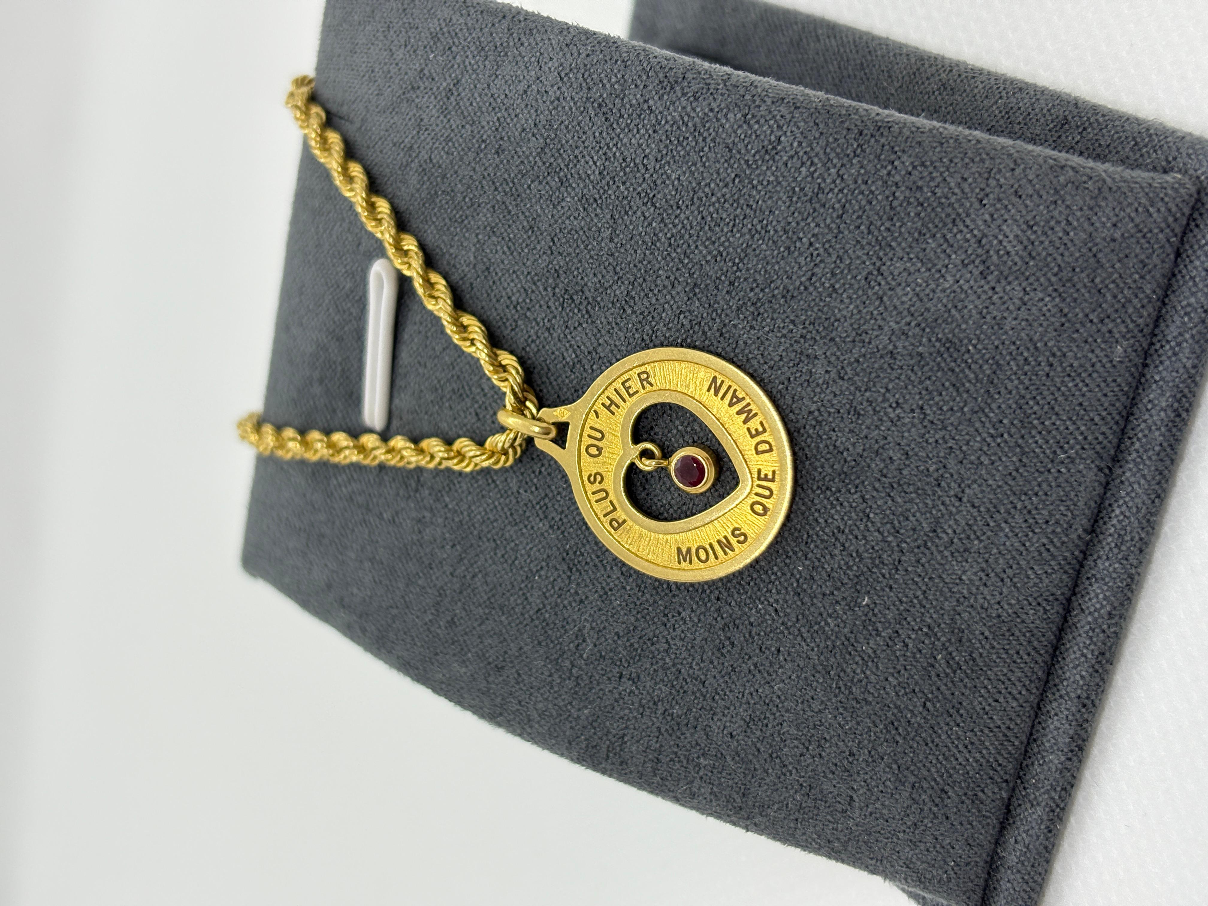 Raro ciondolo d'oro vintage 18k 