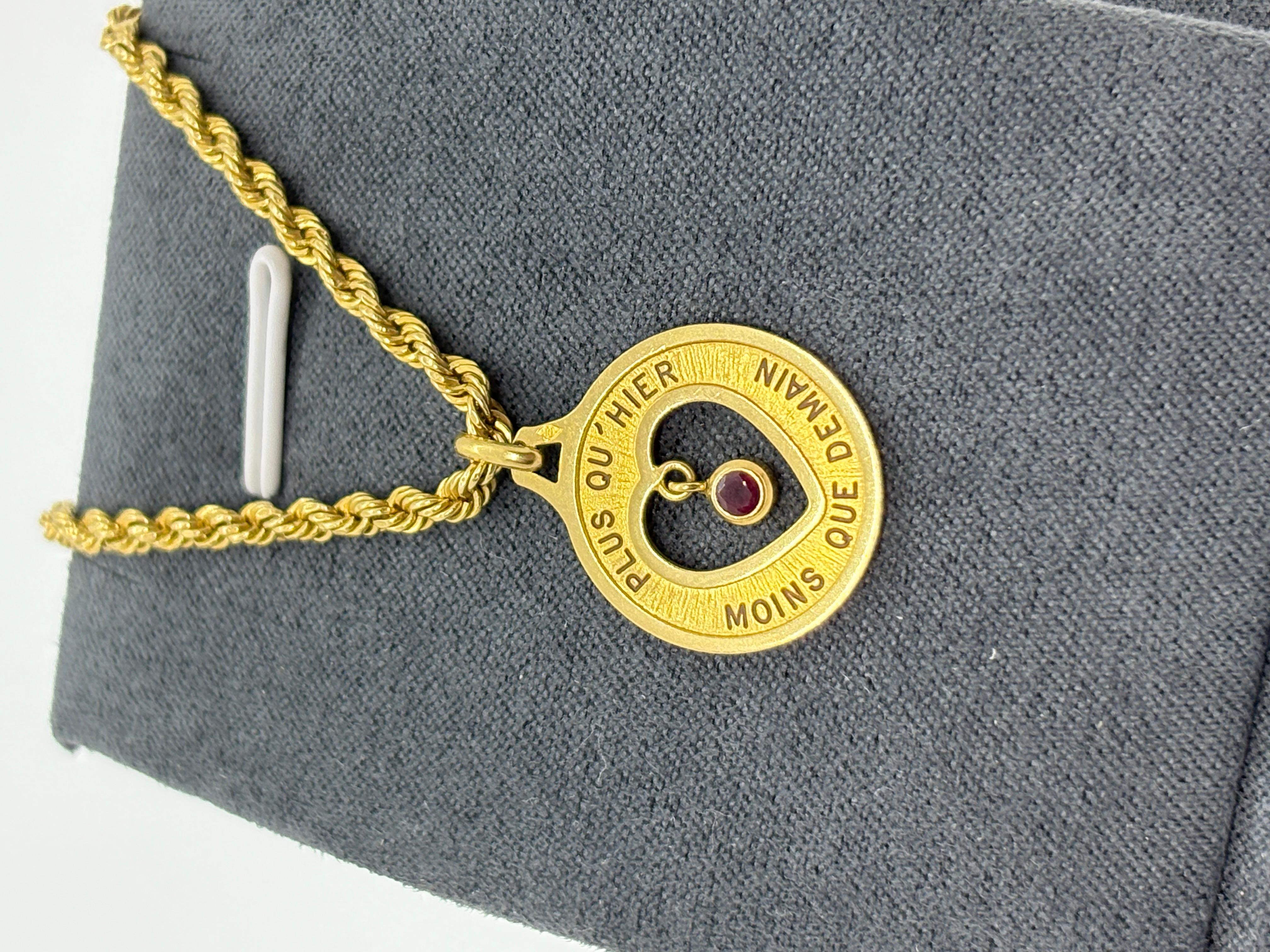 Raro ciondolo d'oro vintage 18k 