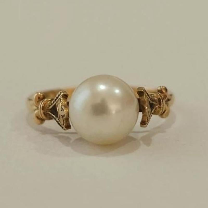 Round Cut Rare Vintage 18k Yellow Gold Antique Mikimoto Akoya Pearl Ring For Sale
