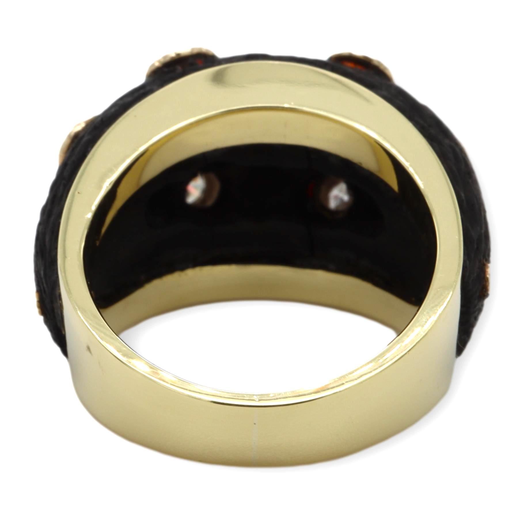 Rare Vintage 18K Yellow Gold Carved Black Wood and Diamond Bombay Cocktail Ring In Excellent Condition In New York, NY