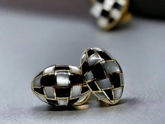 Rare boucles d'oreilles vintage en or jaune 18 carats avec incrustation d'onyx et de nacre