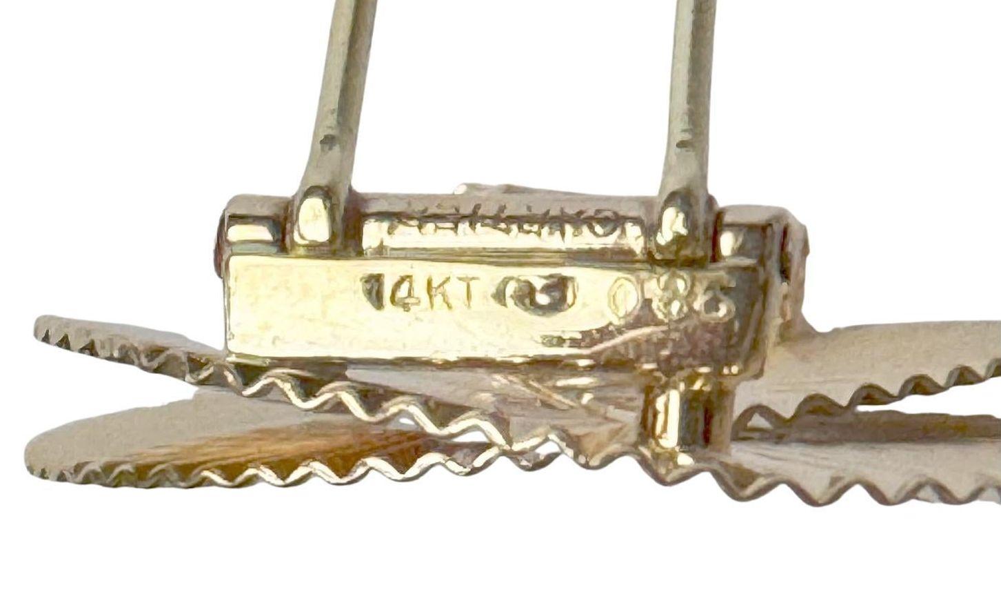 Women's Cartier Rare Vintage 1950’s Gold Earclips and Brooch Set For Sale