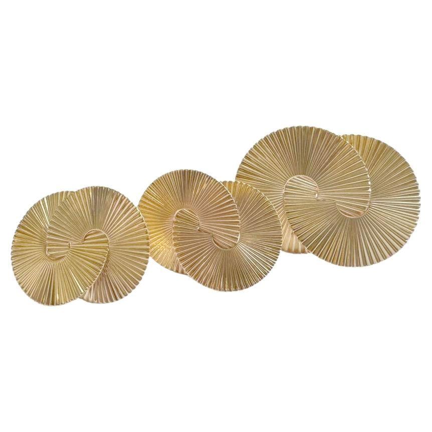 Cartier Rare Vintage 1950’s Gold Earclips and Brooch Set For Sale 2