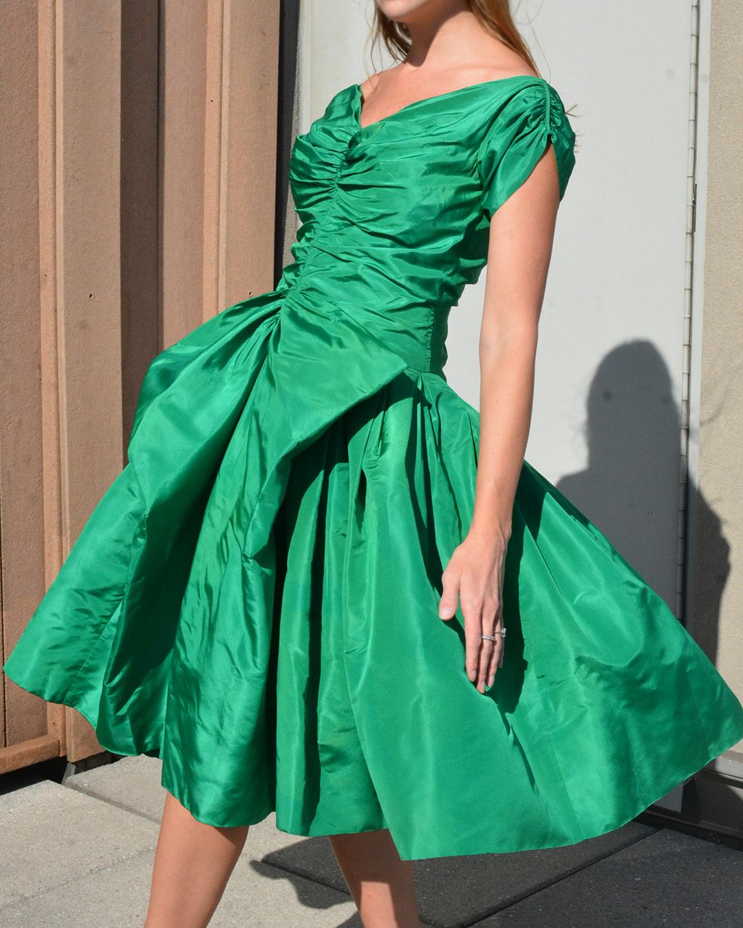 Raro abito da festa in seta Helen Rose vintage del 1950 In condizioni buone in vendita a New York, NY