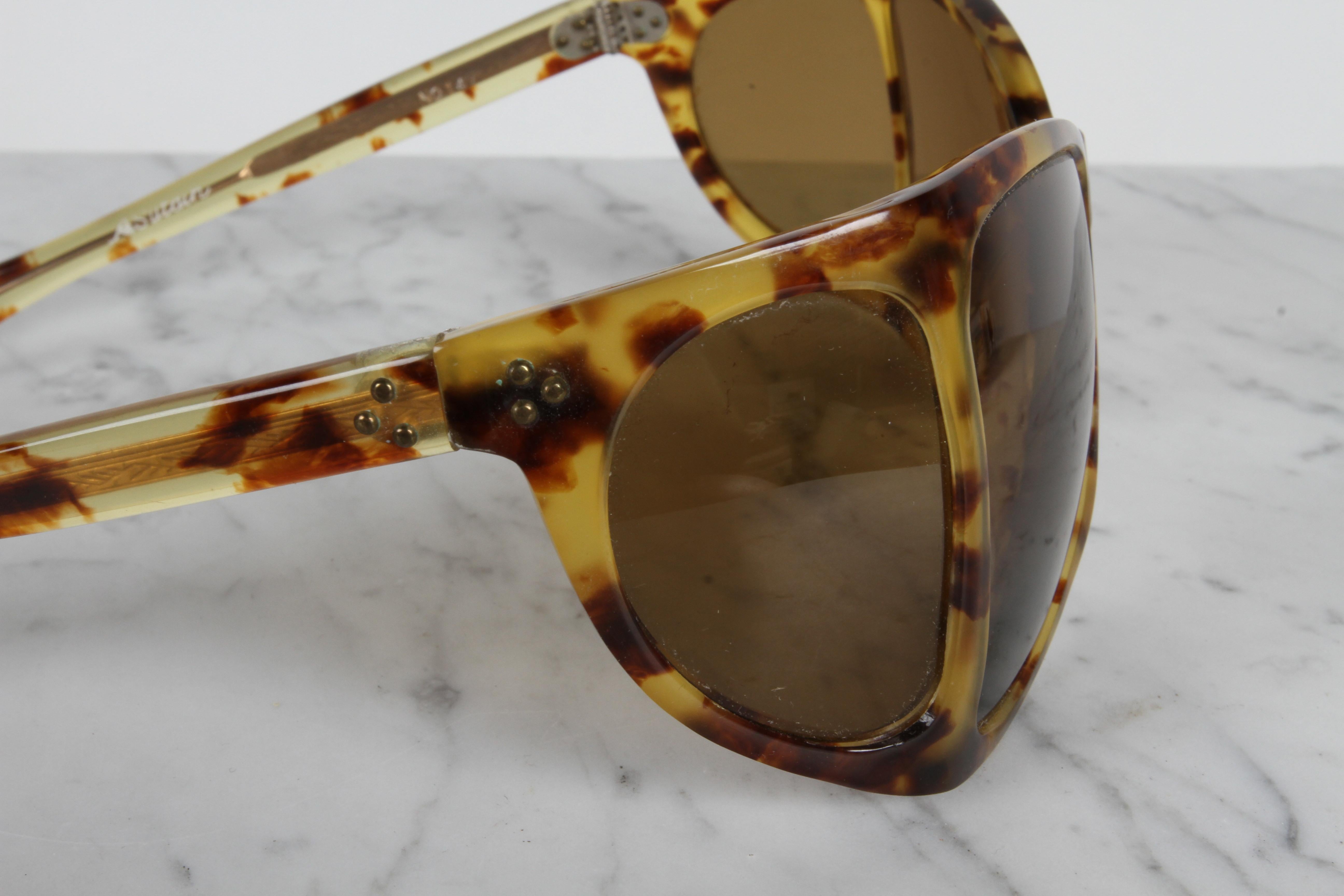 Seltene Vintage 1970er Jahre A.A Sutain - n.147 Übergroße Wickel-Sonnenbrille mit Schildpattrahmen, A.A.A. Sutain (Französisch) im Angebot