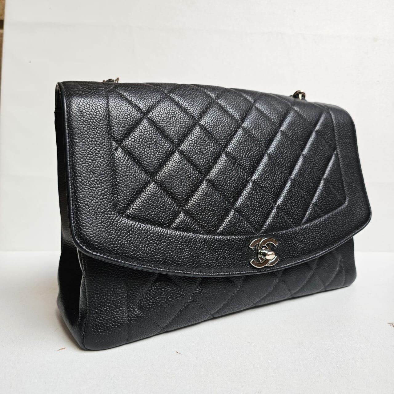 Rare Vintage 1990s Chanel Black Caviar Jumbo Diana Flap Bag 7