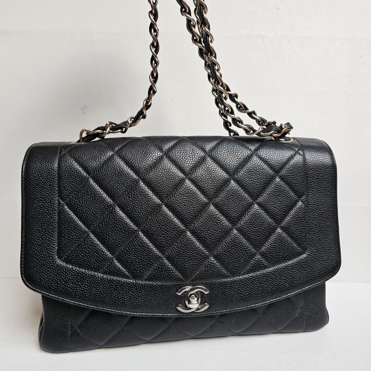 Rare Vintage 1990s Chanel Black Caviar Jumbo Diana Flap Bag 10