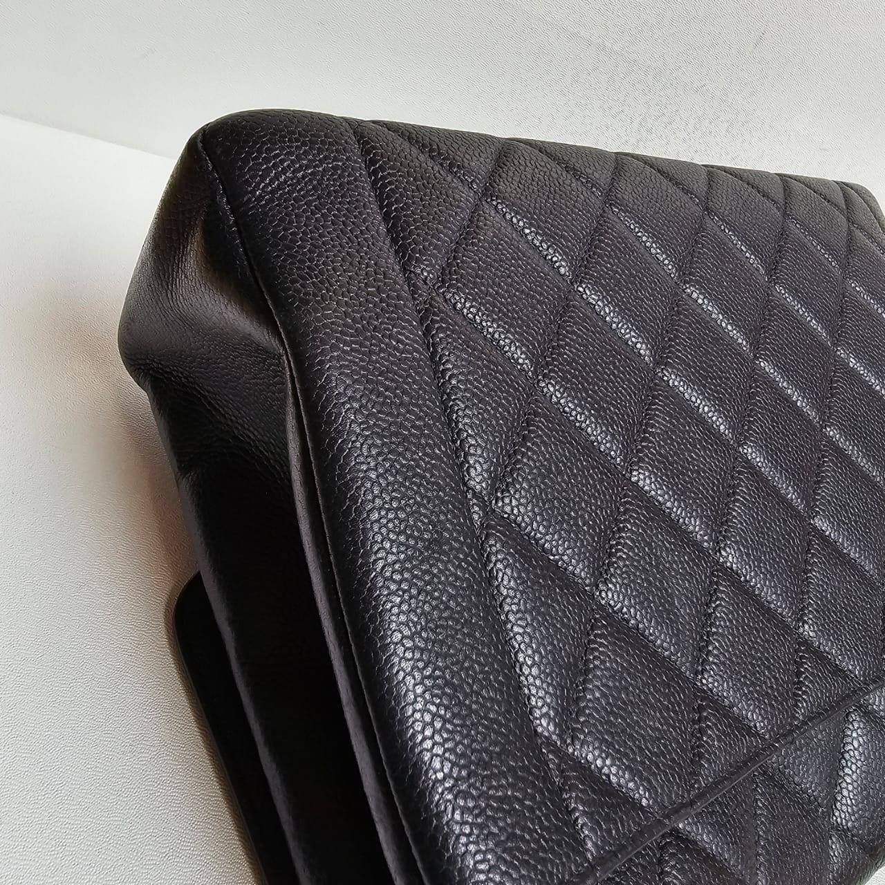Rare Vintage 1990s Chanel Black Caviar Jumbo Diana Flap Bag 13