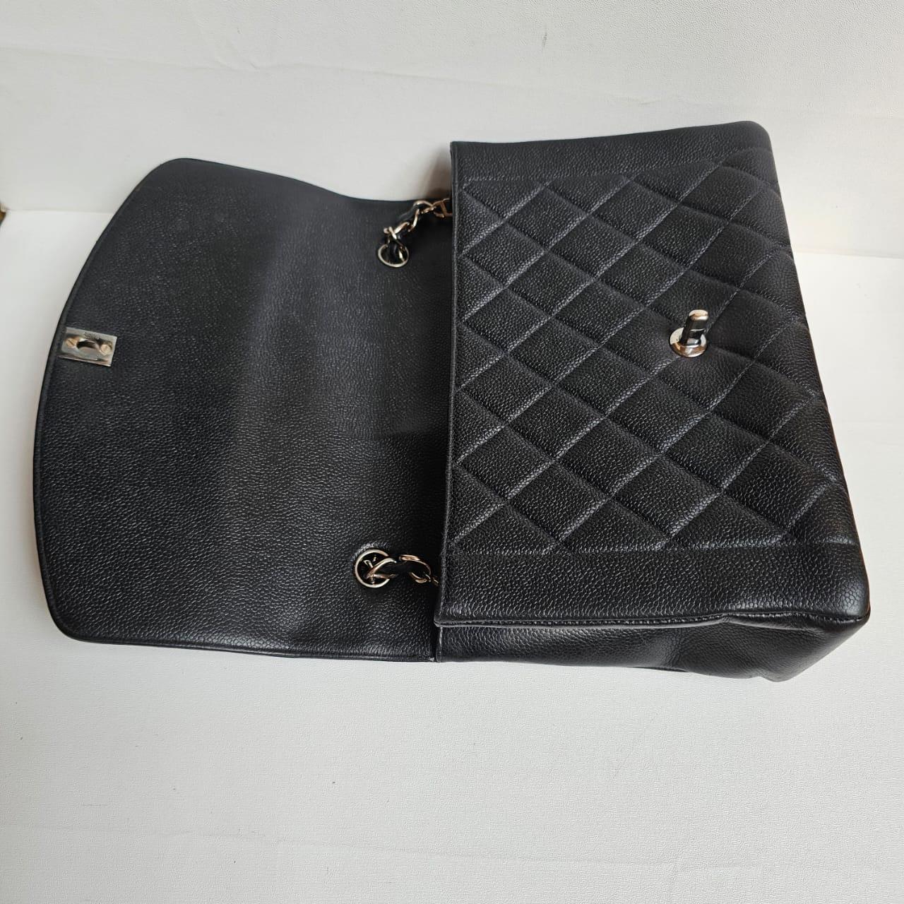 Rare classic diana vintage in black caviar leather with silver hardware. Jumbo size. Perfect crossbody bag, but cannot be worn as double chain (shoulder), needs to be clipped if want to use as shoulder. Overall in good vintage condition, with slight