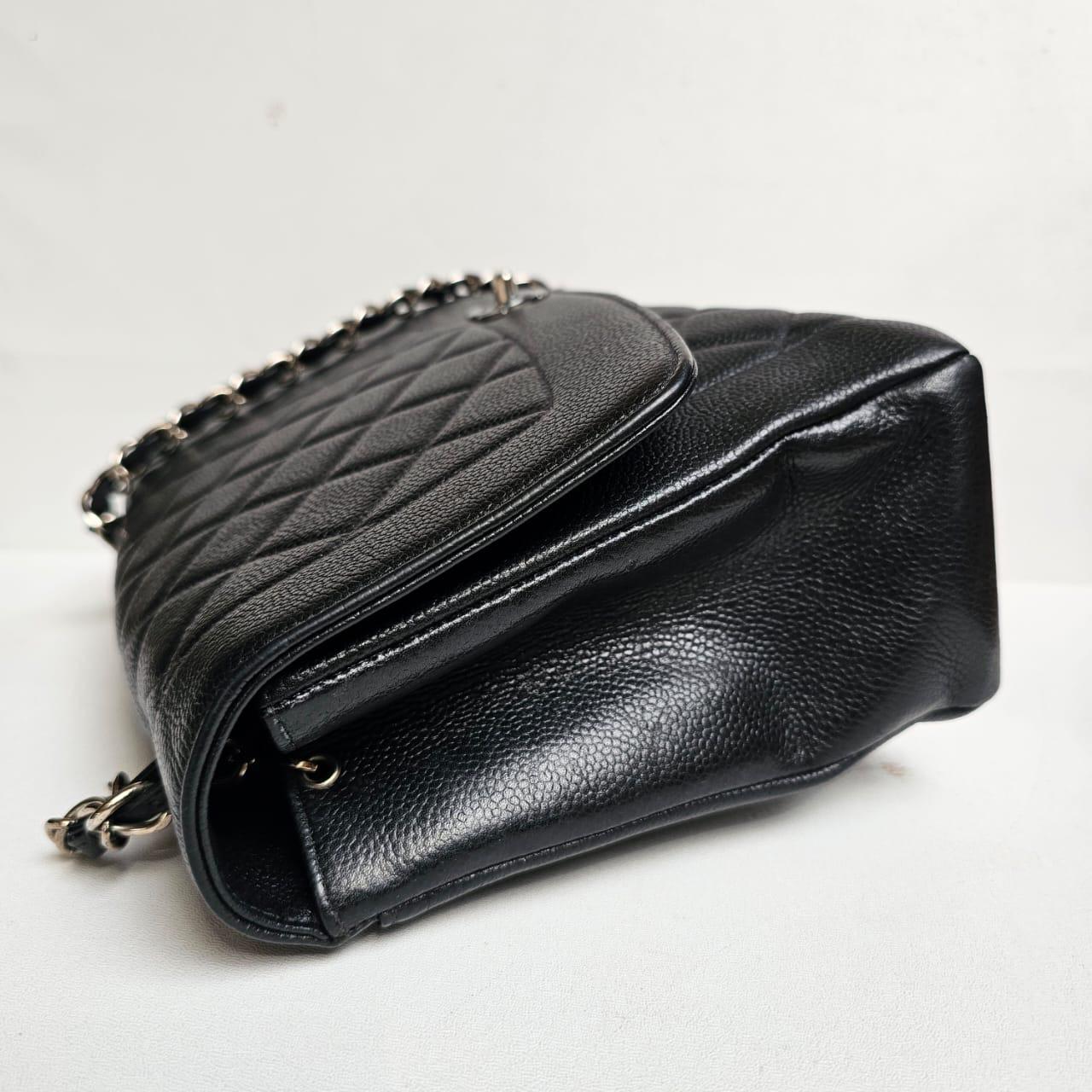 Rare Vintage 1990s Chanel Black Caviar Jumbo Diana Flap Bag For Sale 4