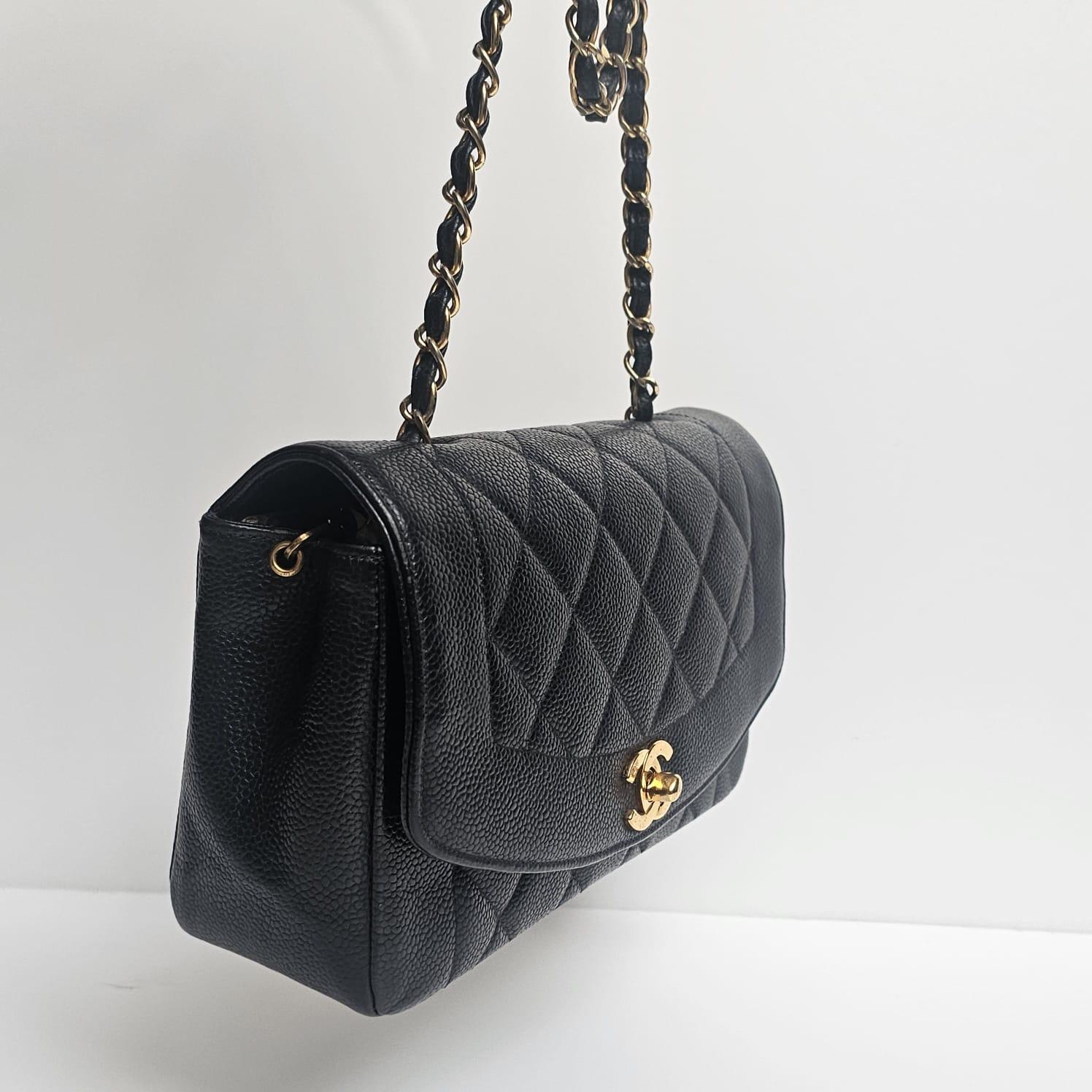 Rare Vintage 1990s Chanel Black Caviar Small Diana Flap Bag im Angebot 8