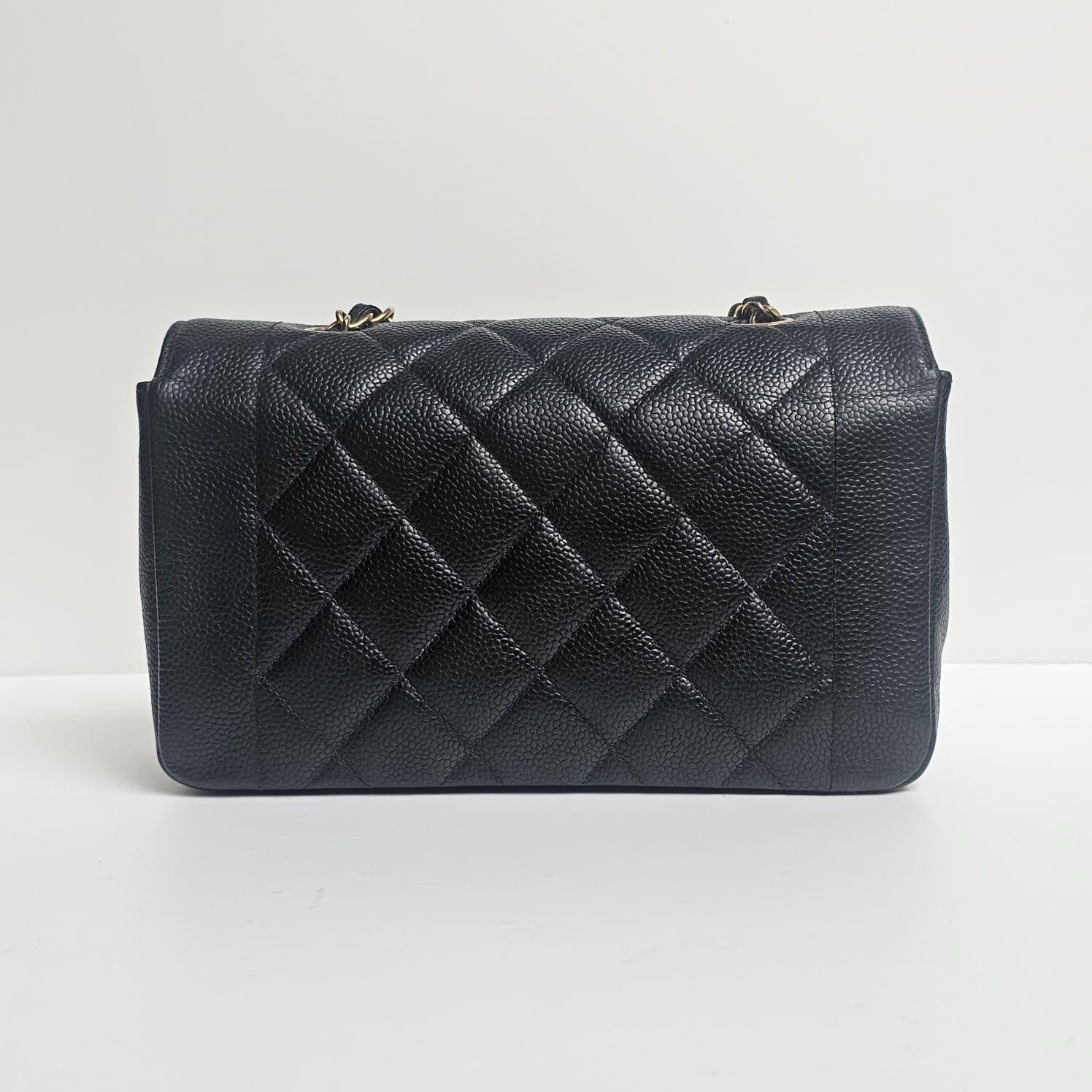 Rare Vintage 1990s Chanel Black Caviar Small Diana Flap Bag im Angebot 10
