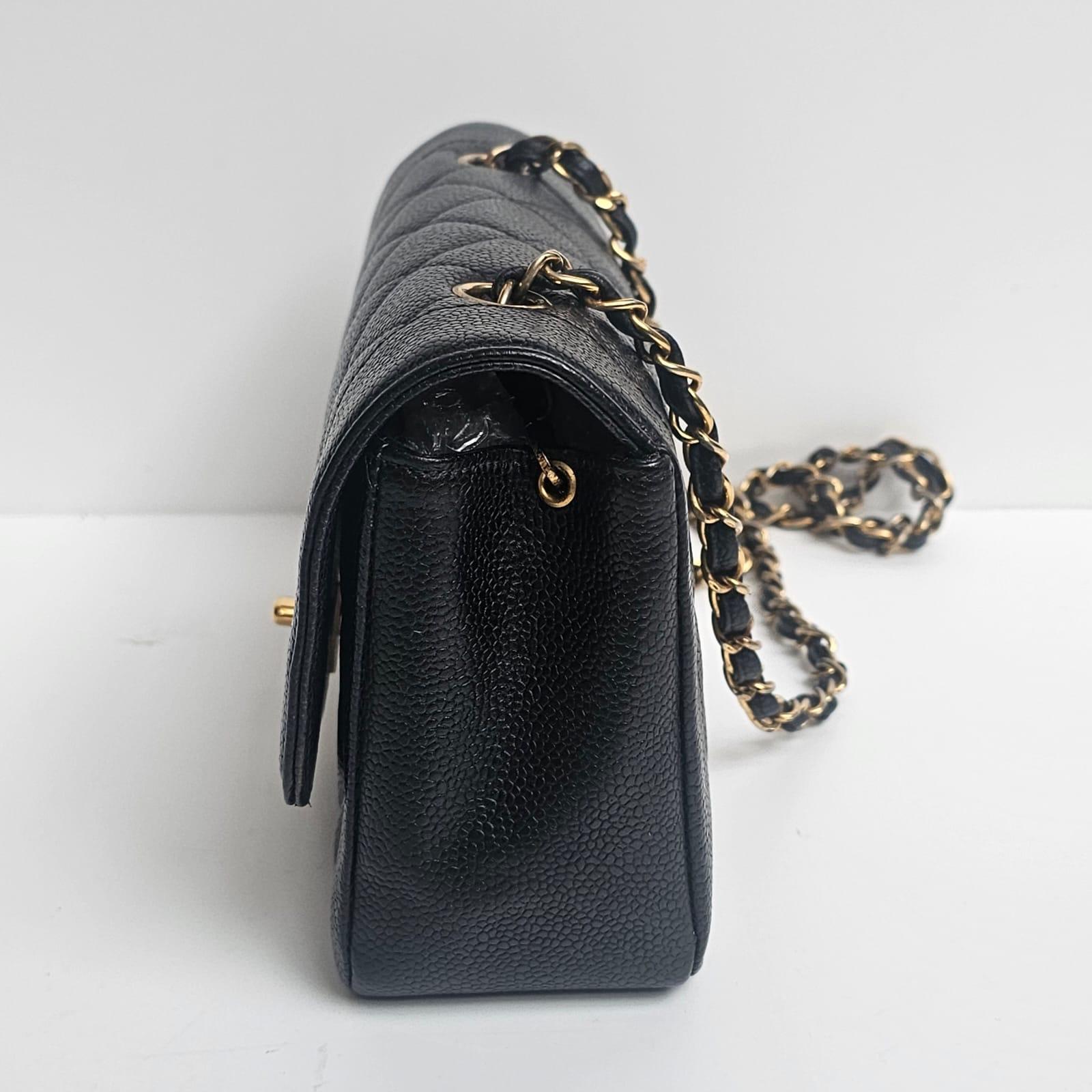 Rare Vintage 1990s Chanel Black Caviar Small Diana Flap Bag im Angebot 12