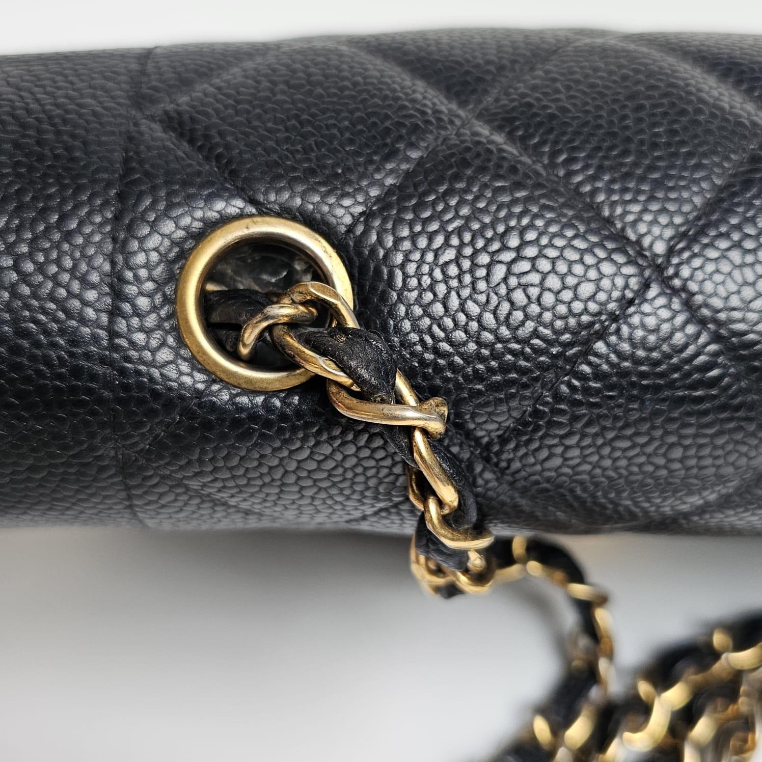 Rare Vintage 1990s Chanel Black Caviar Small Diana Flap Bag (Schwarz) im Angebot
