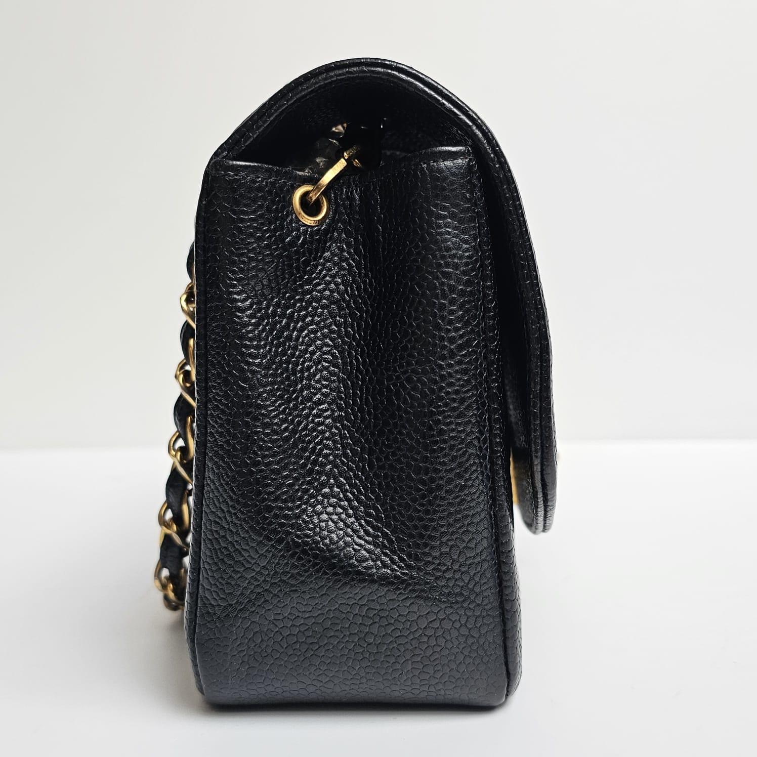 Rare Vintage 1990s Chanel Black Caviar Small Diana Flap Bag im Zustand „Gut“ im Angebot in Jakarta, Daerah Khusus Ibukota Jakarta