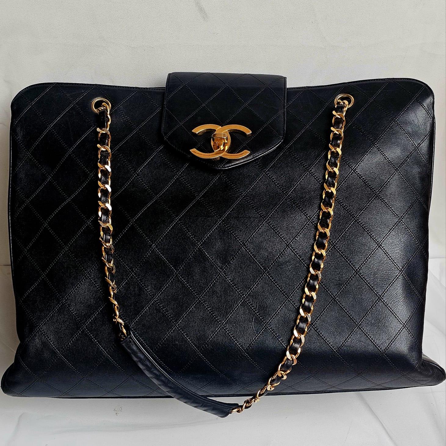 Women's or Men's Rare Vintage 1990s Chanel Black Leather Quilted Supermodel XL Tote