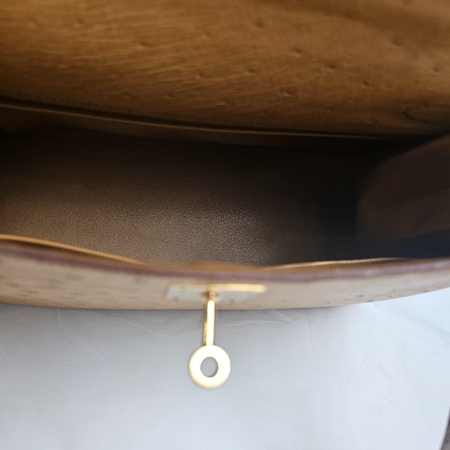 Rare Vintage 1993 Hermes Autruche Naturel Sac Kelly 28 Bon état à Jakarta, Daerah Khusus Ibukota Jakarta