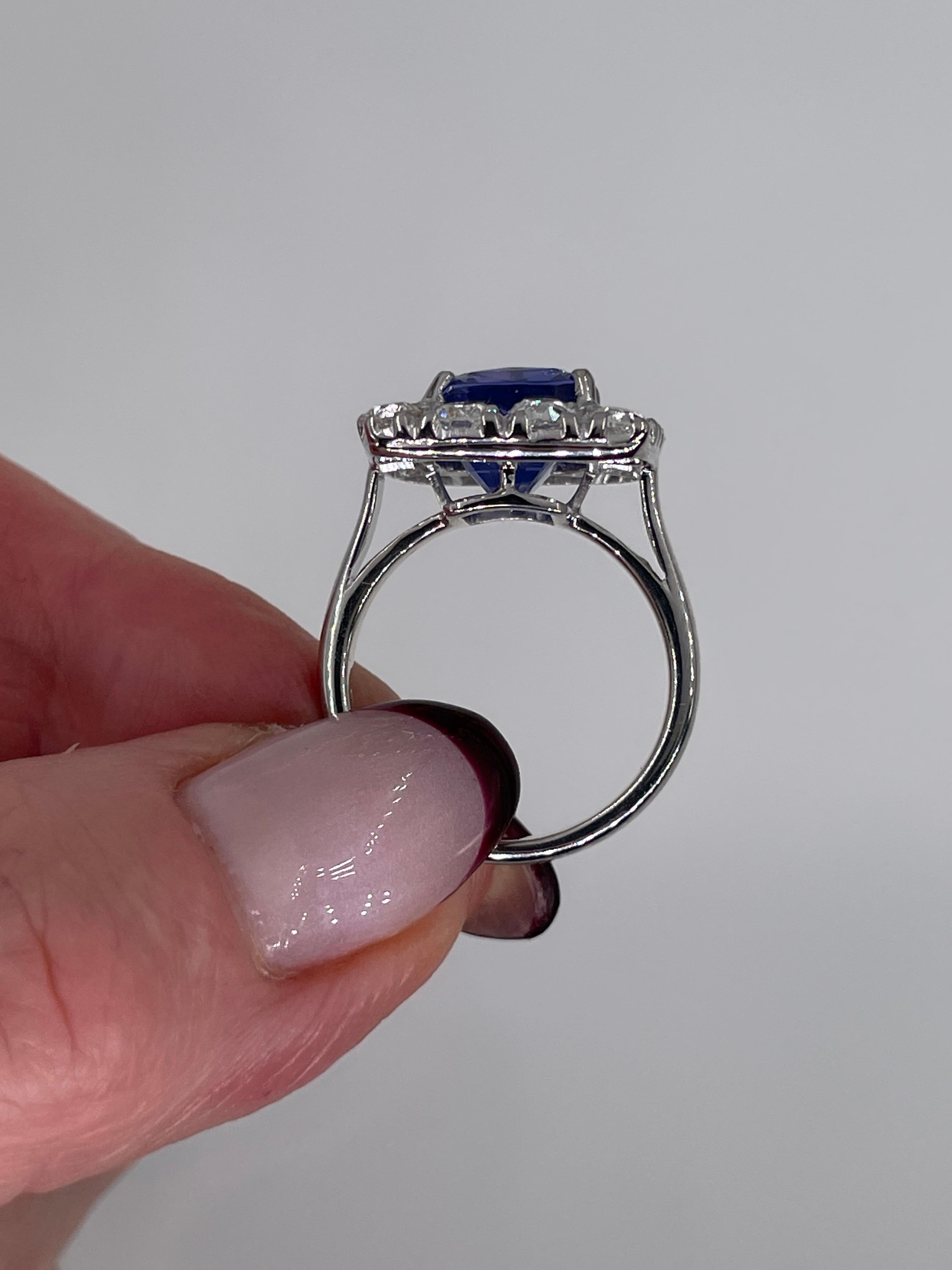 Rare Vintage AGL 8.65CTW Unheated Color-Shift Ceylon Sapphire and Dia 18KWG Ring For Sale 6