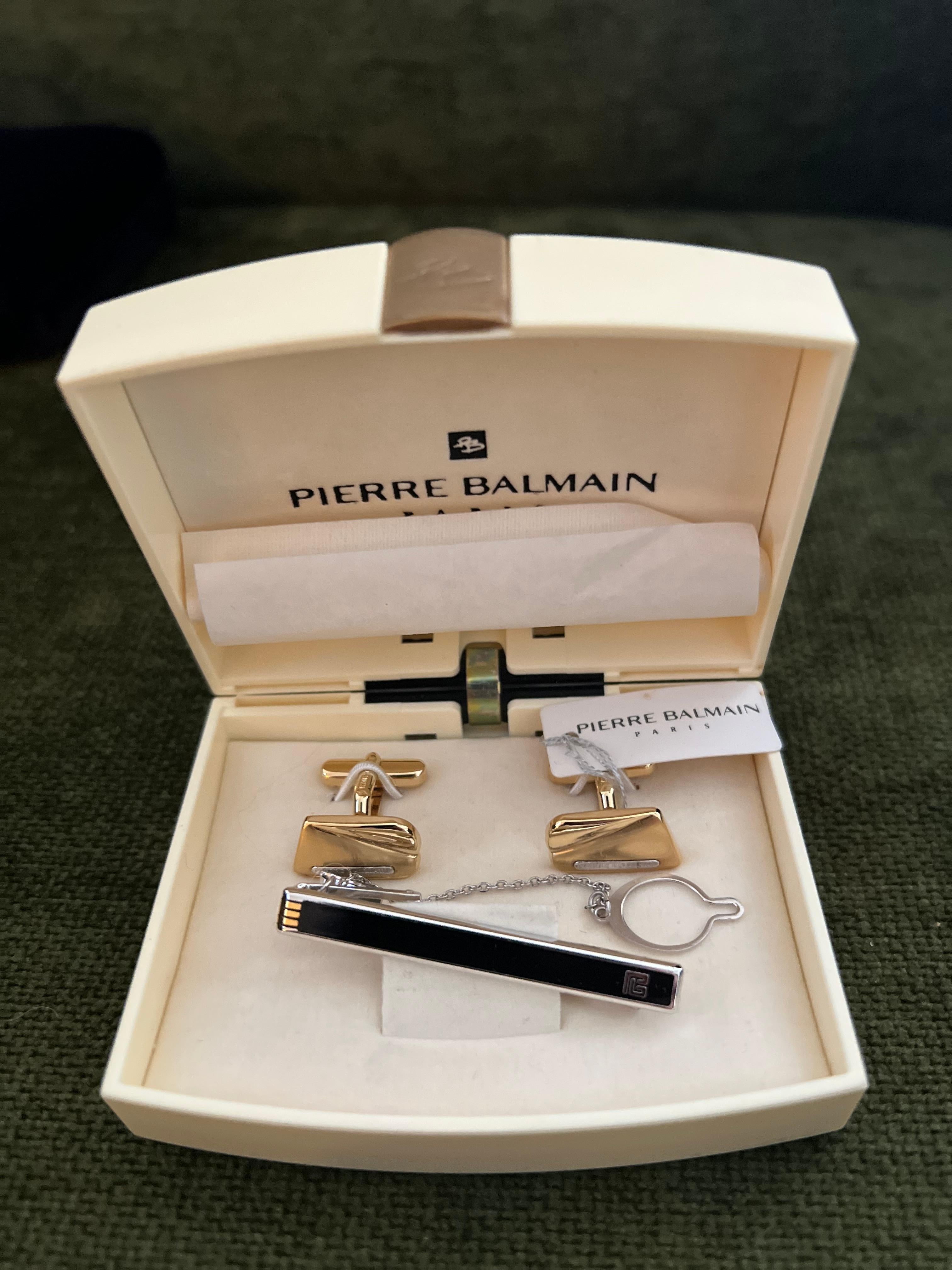 Art déco Rare Vintage Balmain 1980s Cufflinks & Tie Bar In Original Case Circa 1980 en vente
