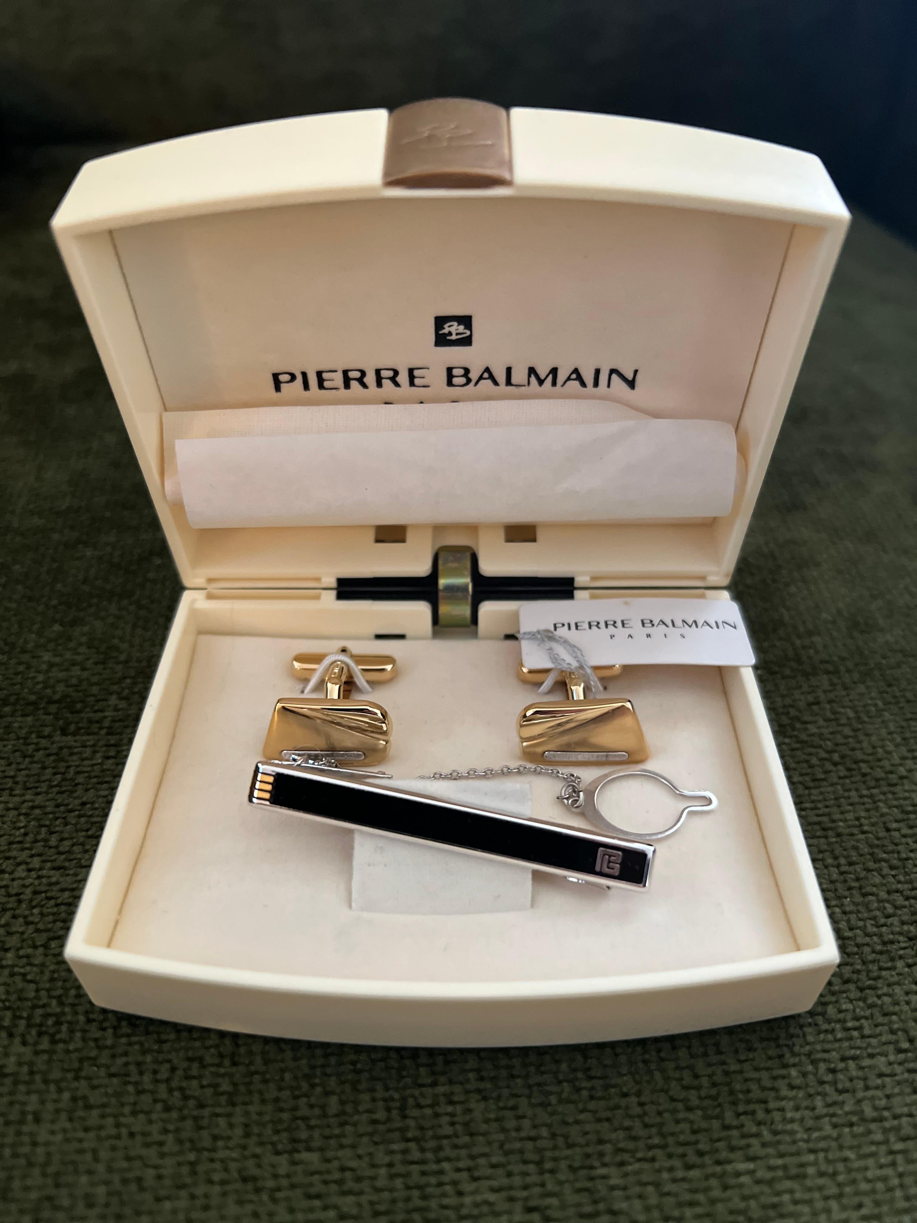 Rare Vintage Balmain 1980s Cufflinks & Tie Bar In Original Case Circa 1980 Excellent état - En vente à New York, NY