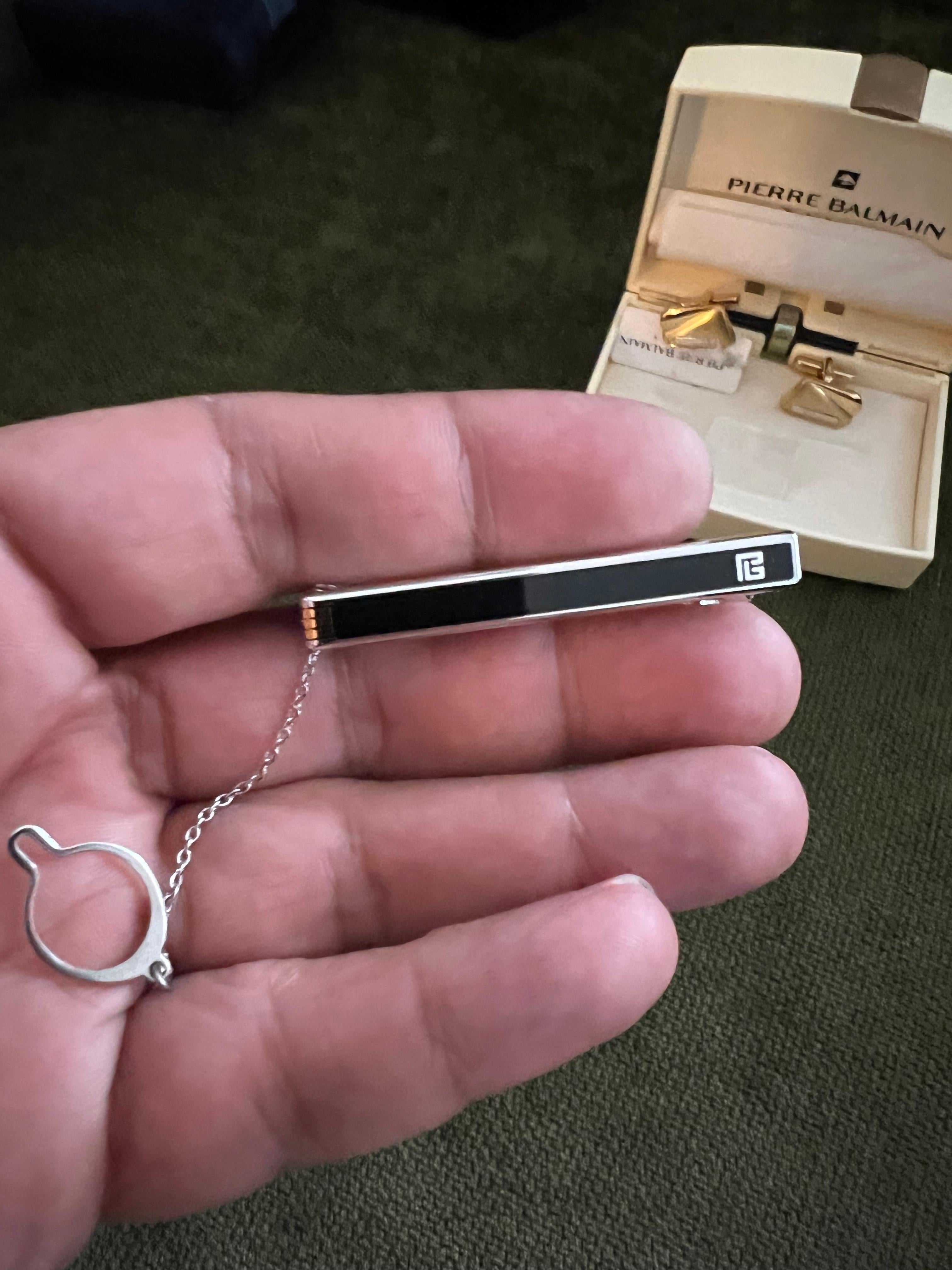 Rare Vintage Balmain 1980s Cufflinks & Tie Bar In Original Case Circa 1980 en vente 3