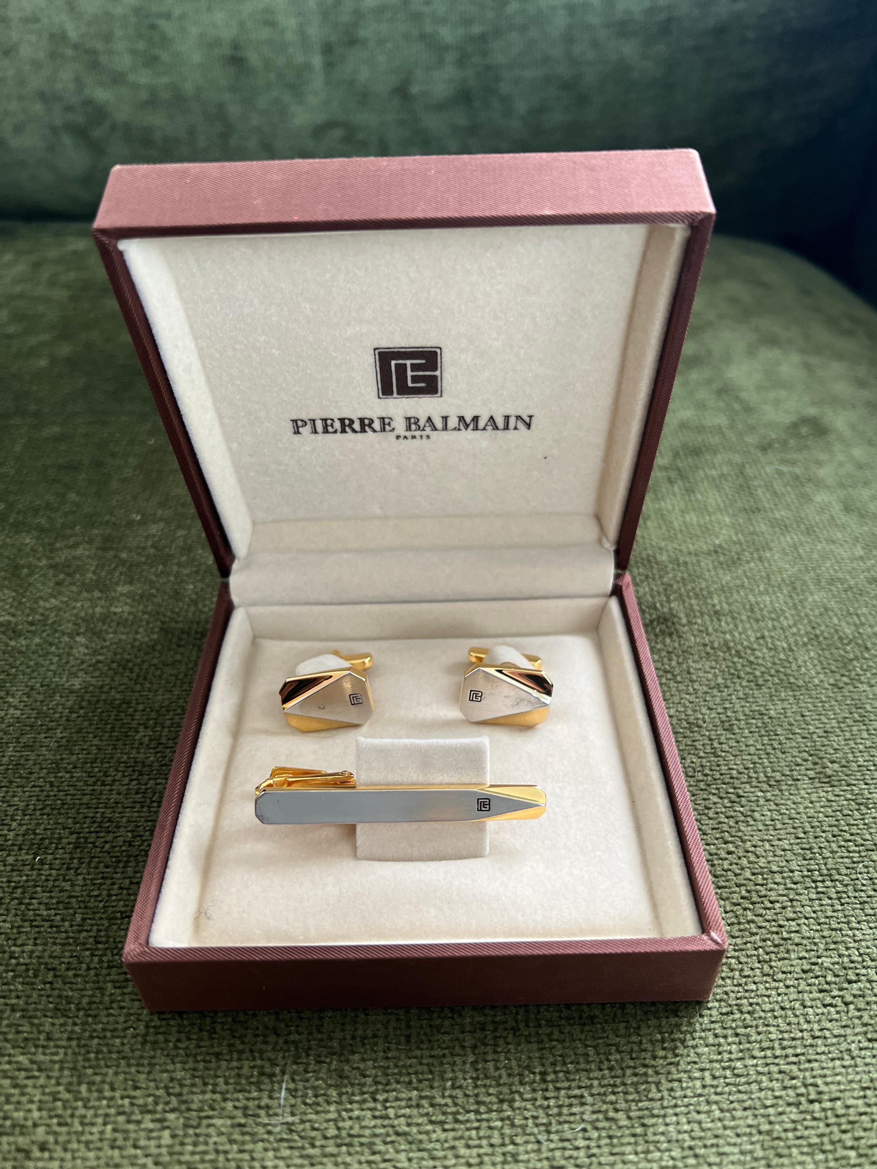 Art Déco Rari gemelli e fermacravatte Balmain anni '80 in custodia originale di velluto color champagne in vendita
