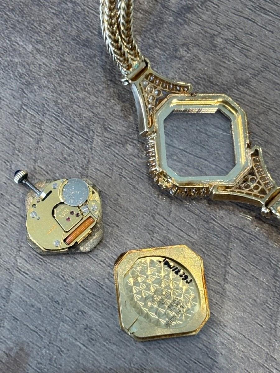 Rare Vintage Baume & Mercier Ladies 14K Yellow Gold 1.50CTW Diamond Quartz Watch For Sale 2