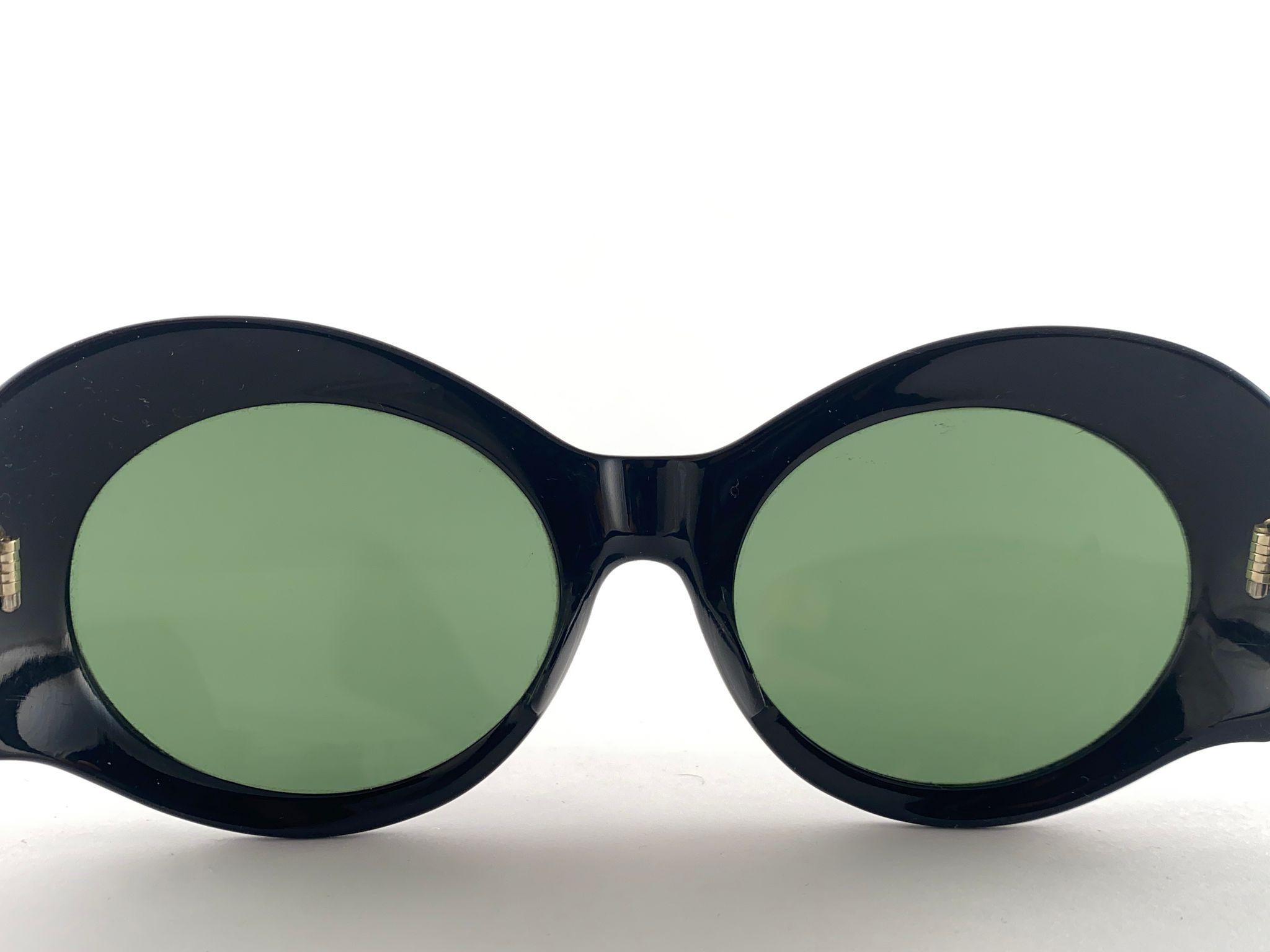 Noir Rare Vintage Bettanini Black Oversized Sunglasses 1970's en vente