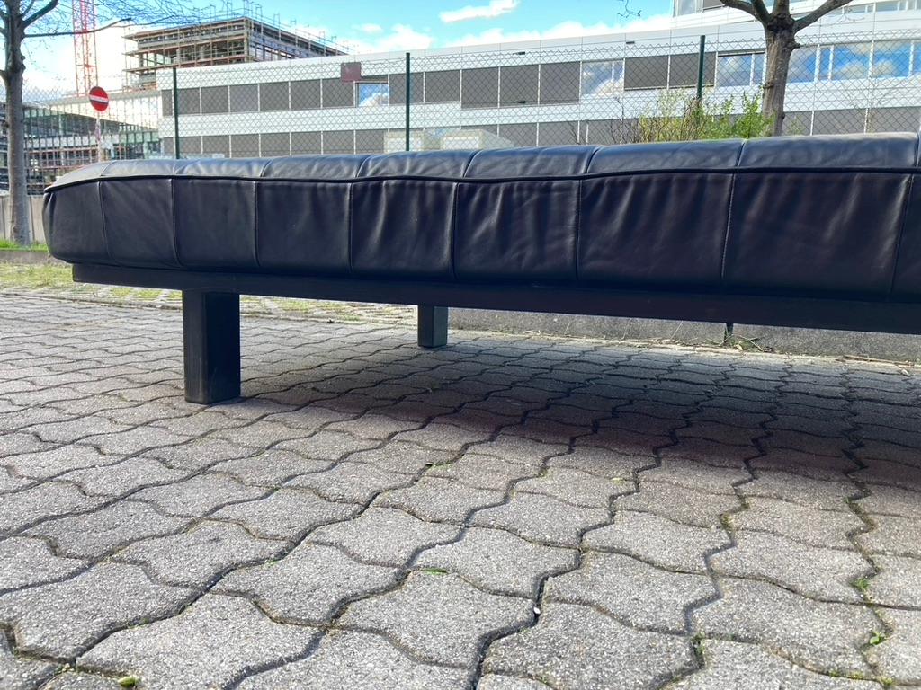 RARE Vintage Black Leather Daybed Strässle International 70er Sofa In Good Condition For Sale In Munich, Bavaria