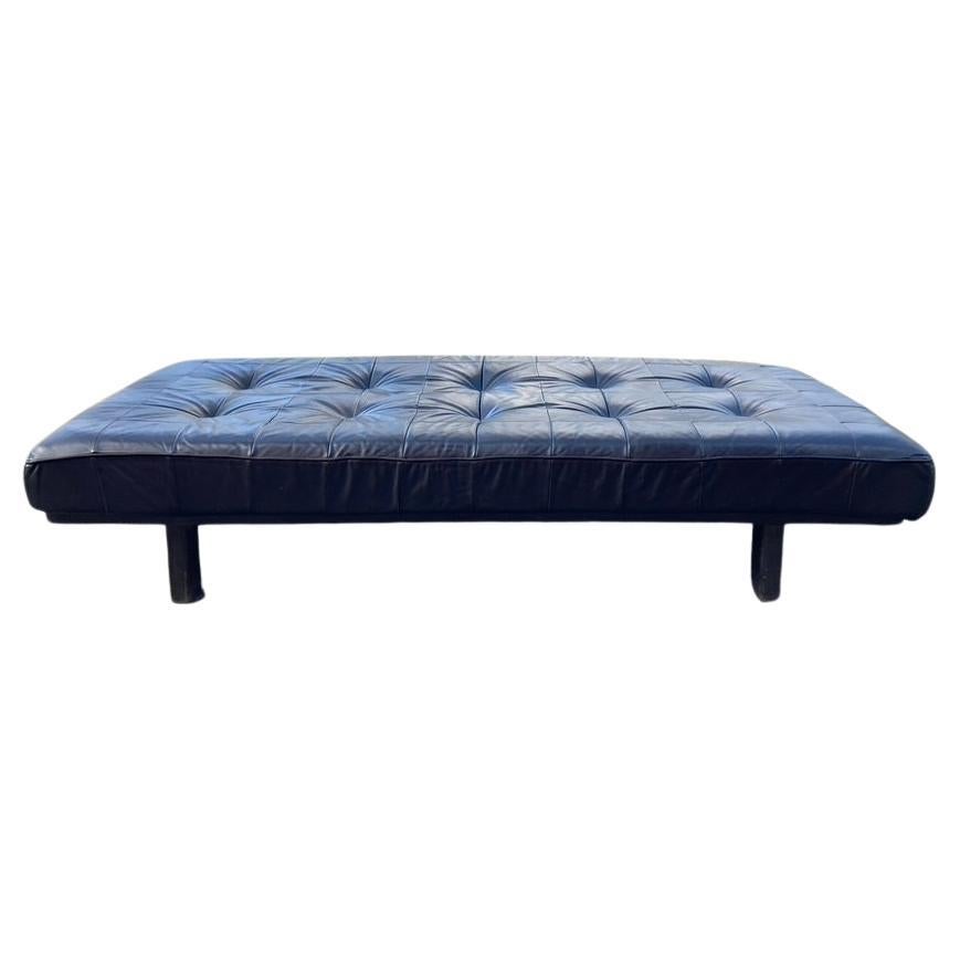 RARE Vintage Black Leather Daybed Strässle International 70er Sofa For Sale
