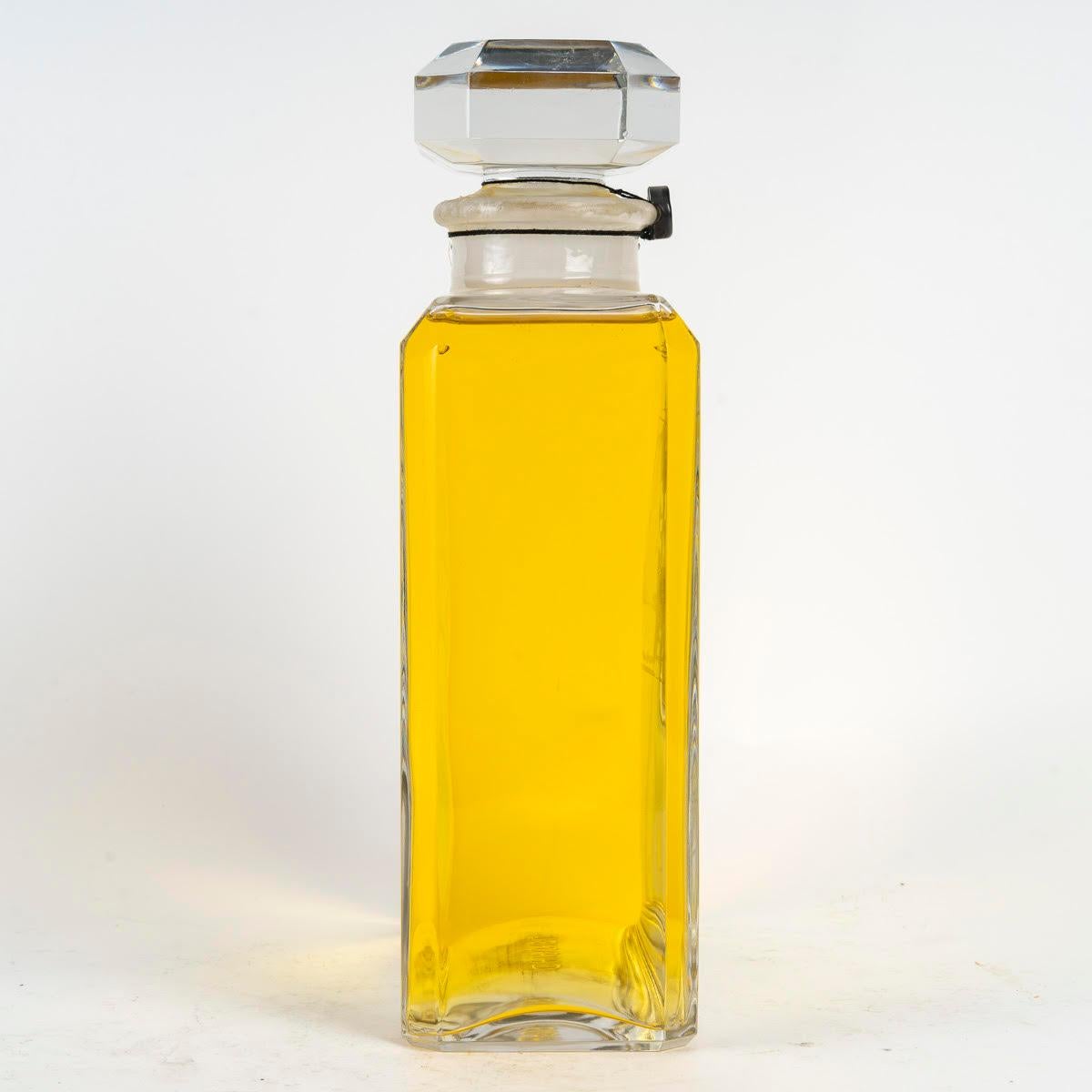 Raro Frasco Vintage de Extracto de Perfume Chanel N°5, en Vidrio, Siglo XX. en Bueno estado para la venta en Saint-Ouen, FR