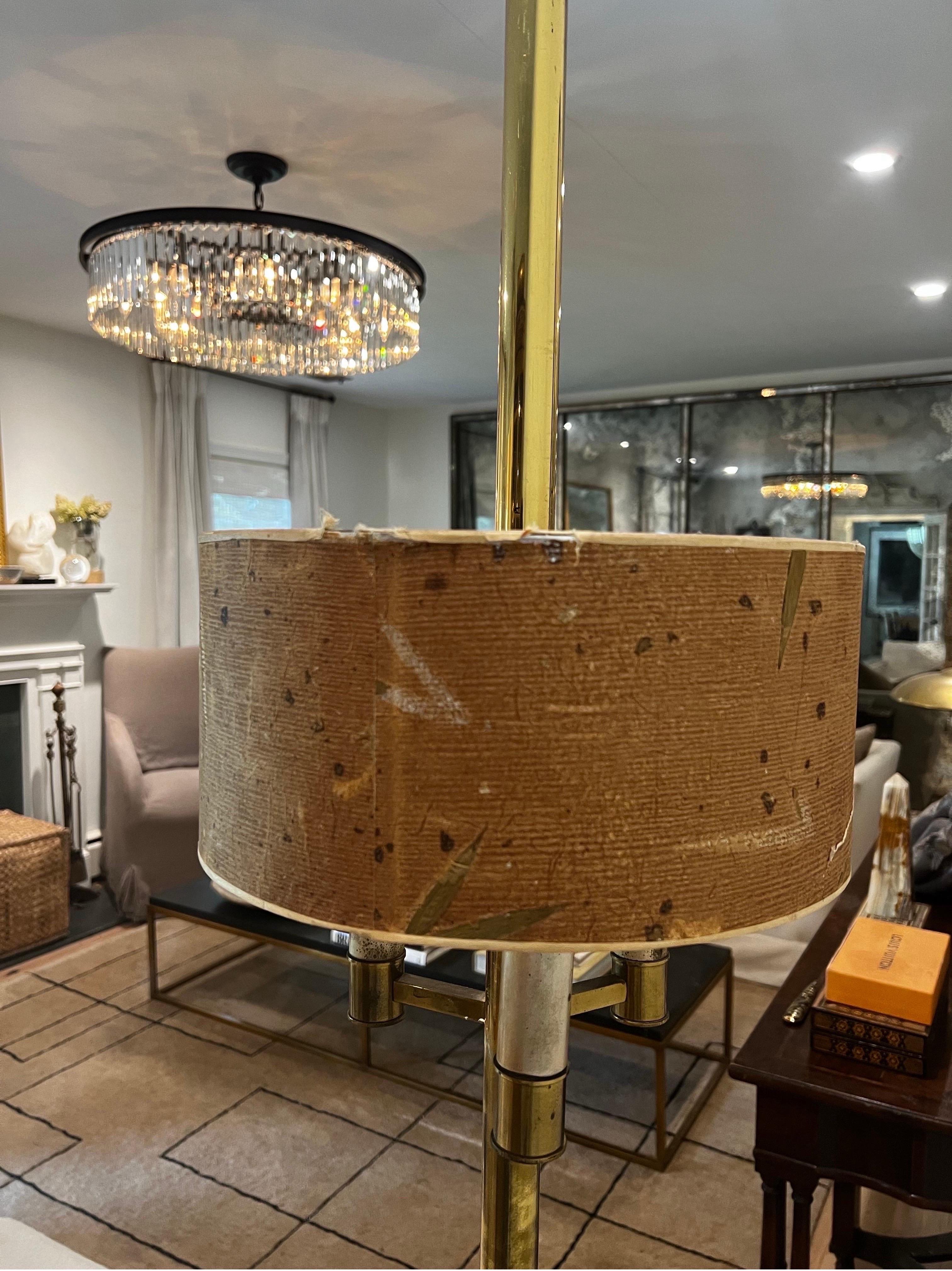 Rare lampadaire Stiffel moderne du milieu du siècle dernier  3-lumières avec abat-jour en vente 1