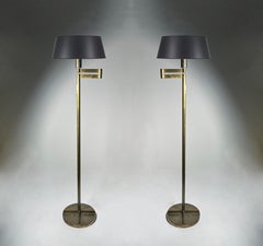 Seltene Vintage-Stehlampen aus Messing mit schwenkbarem Arm, Gilbert Rohde zugeschrieben