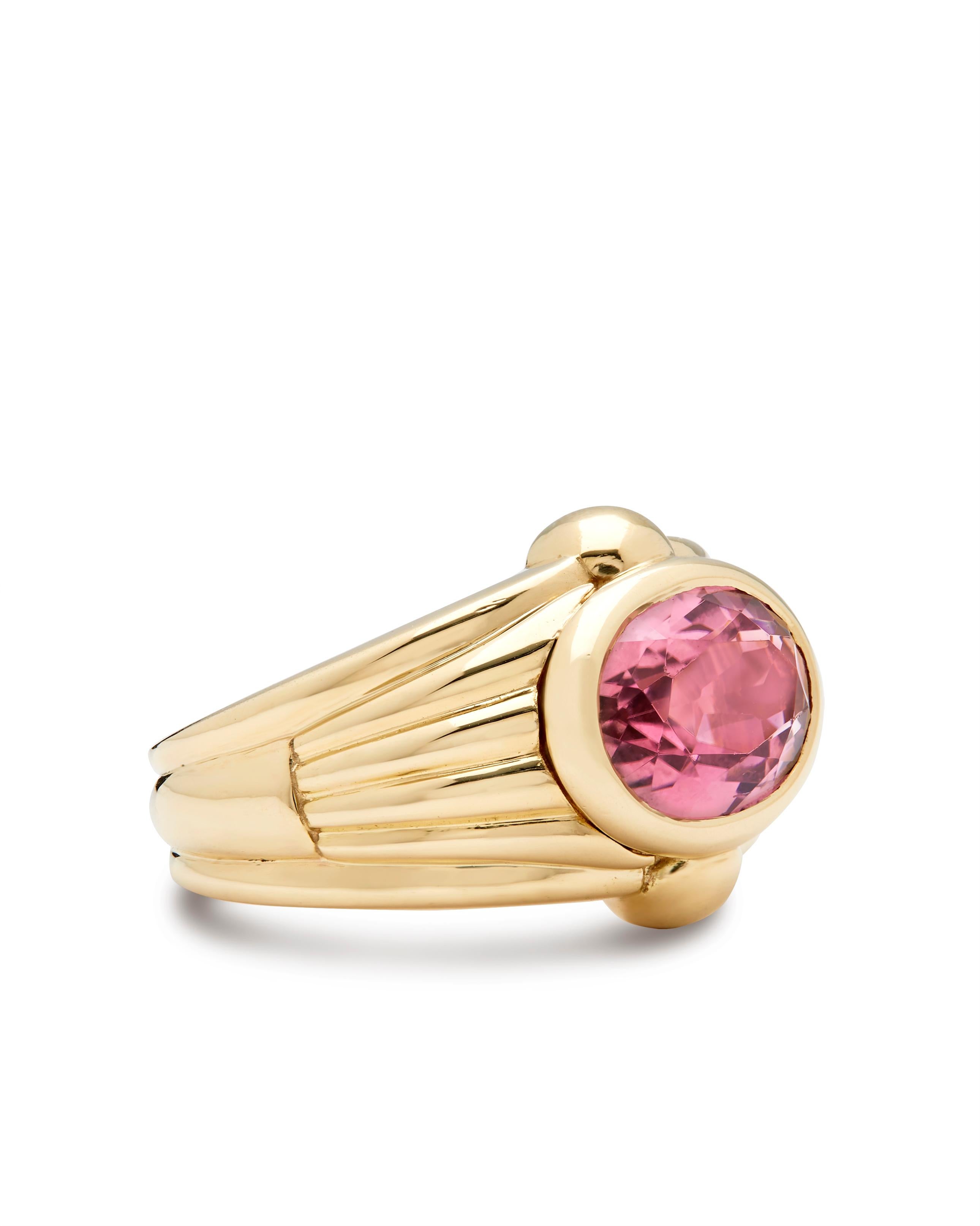Vintage beautiful BULGARI Vintage Pink Tourmaline ring Circa 1980s

18ct yellow gold, set with an oval cut pink tourmaline of approximately 2.15 carats, signed Bulgari and numbered, stamped 750, Ring Sizes size K UK 5.25 US 50 European
