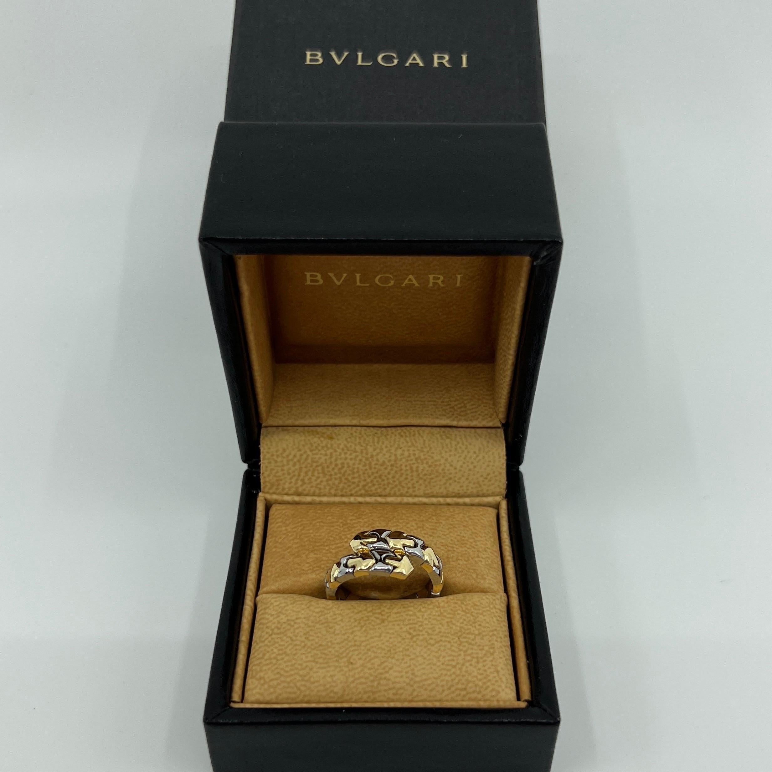 Very Rare Vintage Bvlgari Alveare 18k White & Yellow Gold Spring Snake Ring.

A beautiful vintage mixed metal gold Bvlgari Alveare ring with flexible spring design.

This stylish and unique spring design allowing it to fit between UK O-P1/2 and US