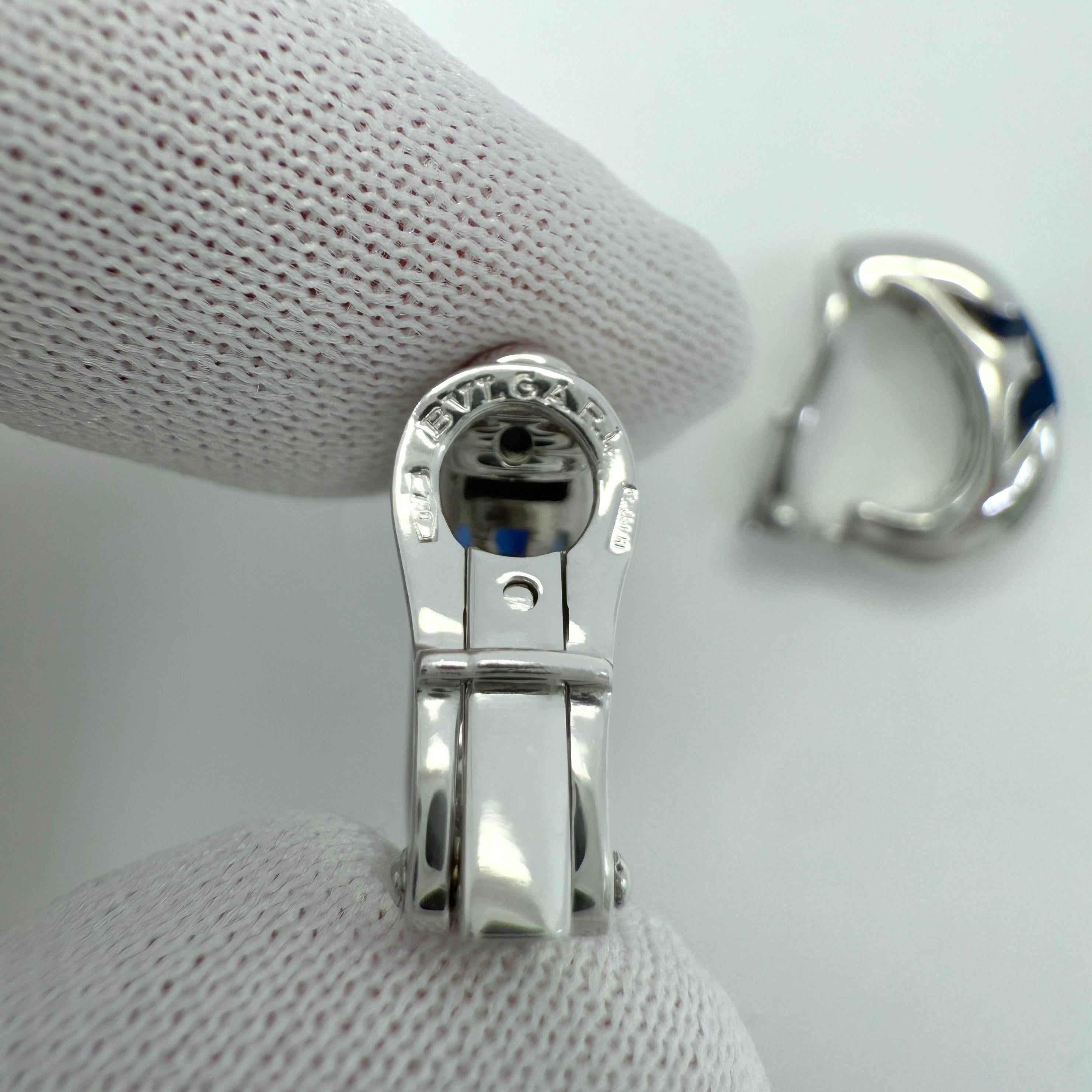 Rari orecchini a cerchio d'epoca Bvlgari con zaffiro ovale blu fiordaliso in oro bianco 18 ct. In condizioni ottime in vendita a Birmingham, GB