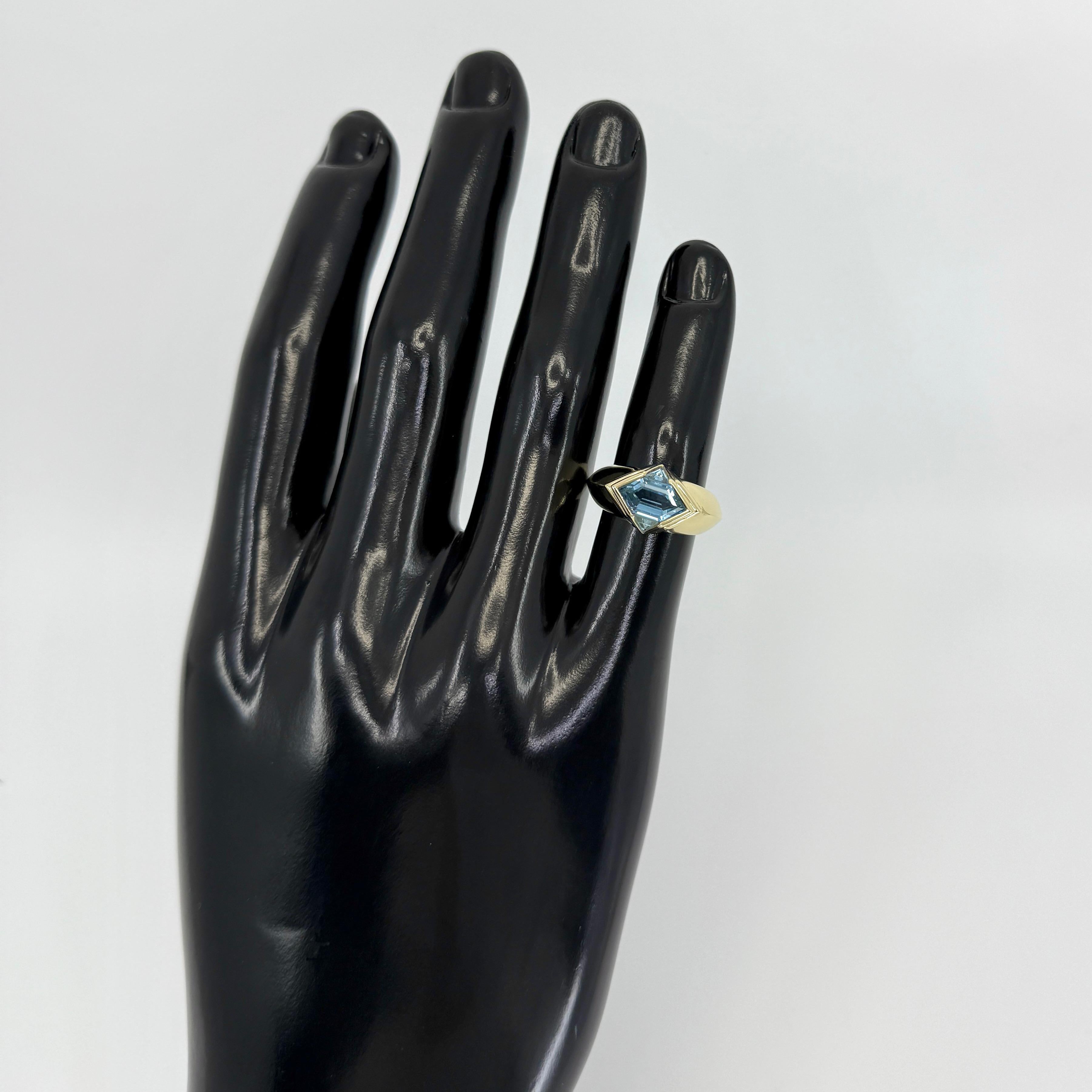 Rare Vintage Bvlgari Fancy Blue Topaz 18k Yellow Gold Signet Bezel Rubover Ring In Excellent Condition In Birmingham, GB