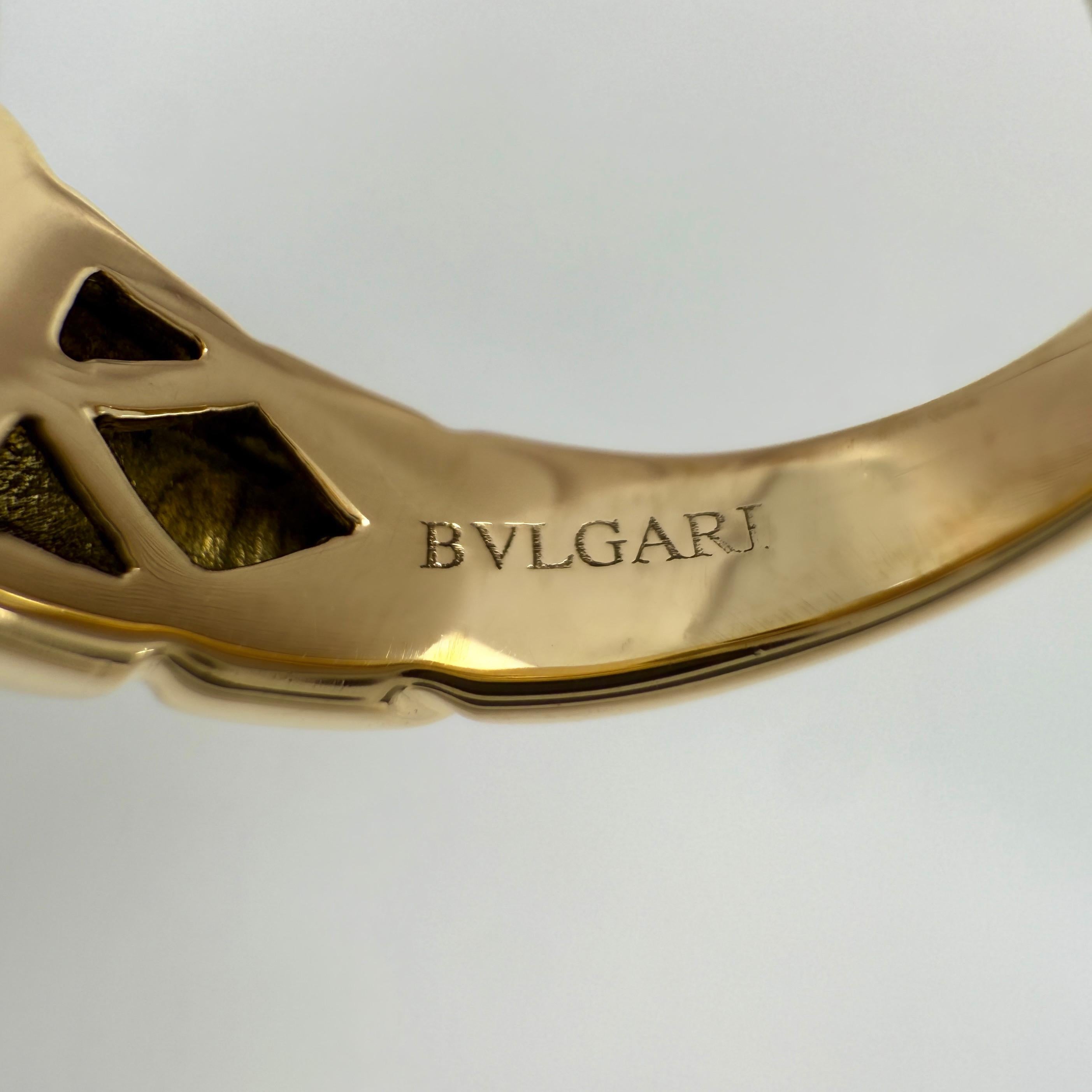 Raro anello vintage Bvlgari Passo Doppio 9,1 mm con perla bianca e oro giallo 18k EU51 in vendita 2