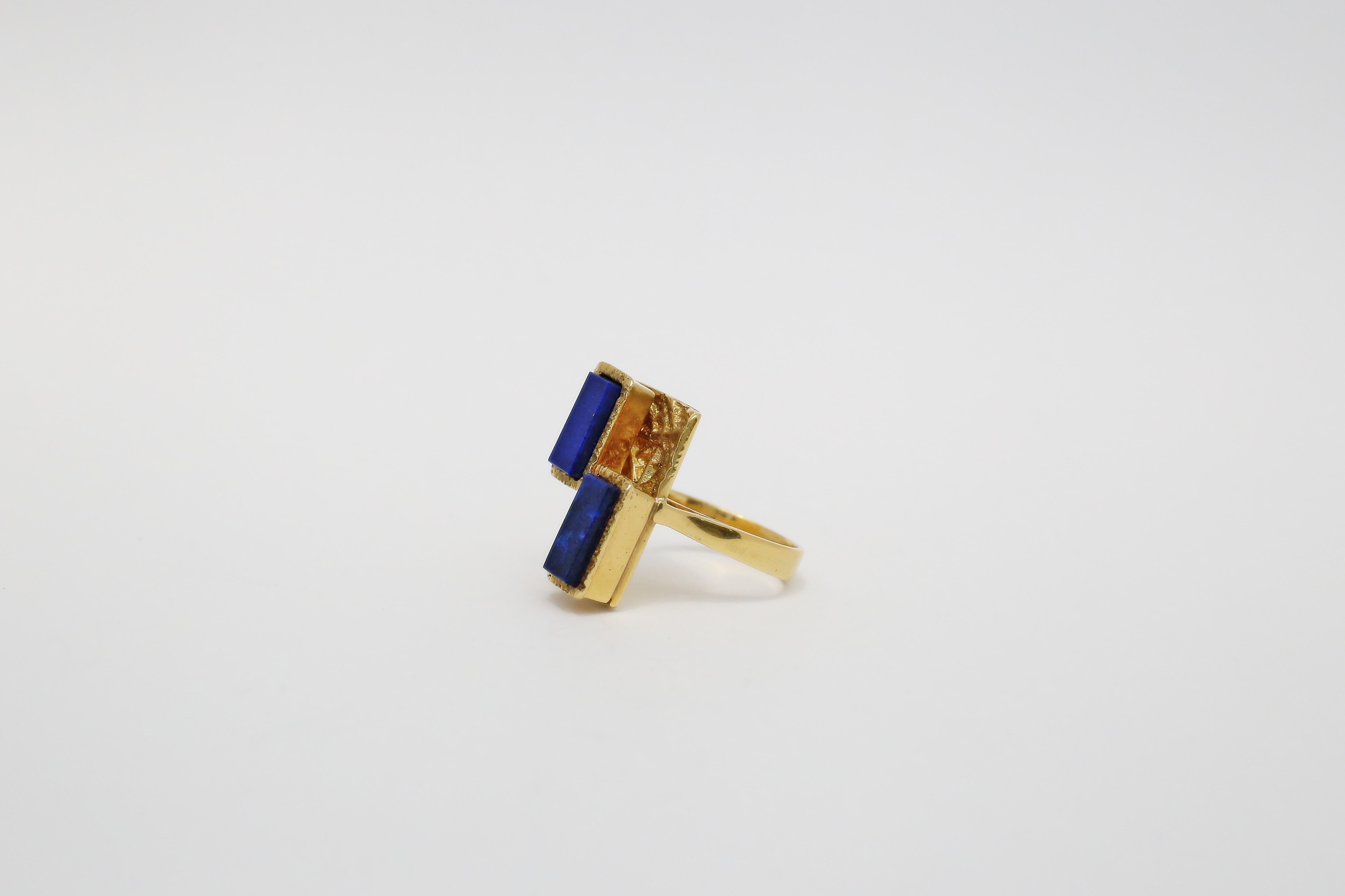 Art Deco Vintage Cartier 18k Yellow Gold Geometric Lapis Lazuli Ring, Size 4.5 - 10.8g For Sale