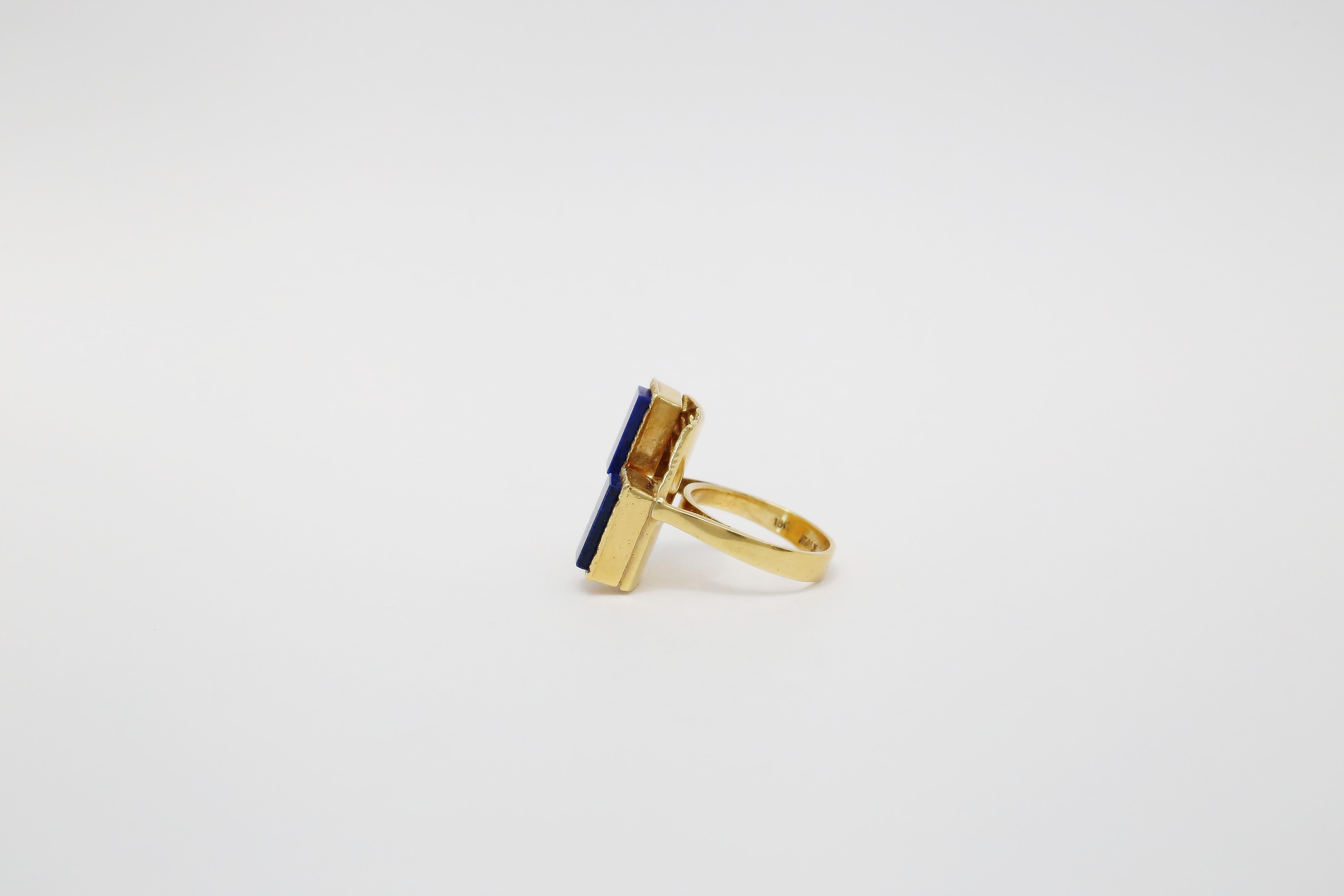 Vintage Cartier 18k Yellow Gold Geometric Lapis Lazuli Ring, Size 4.5 - 10.8g In Good Condition For Sale In Providence, RI