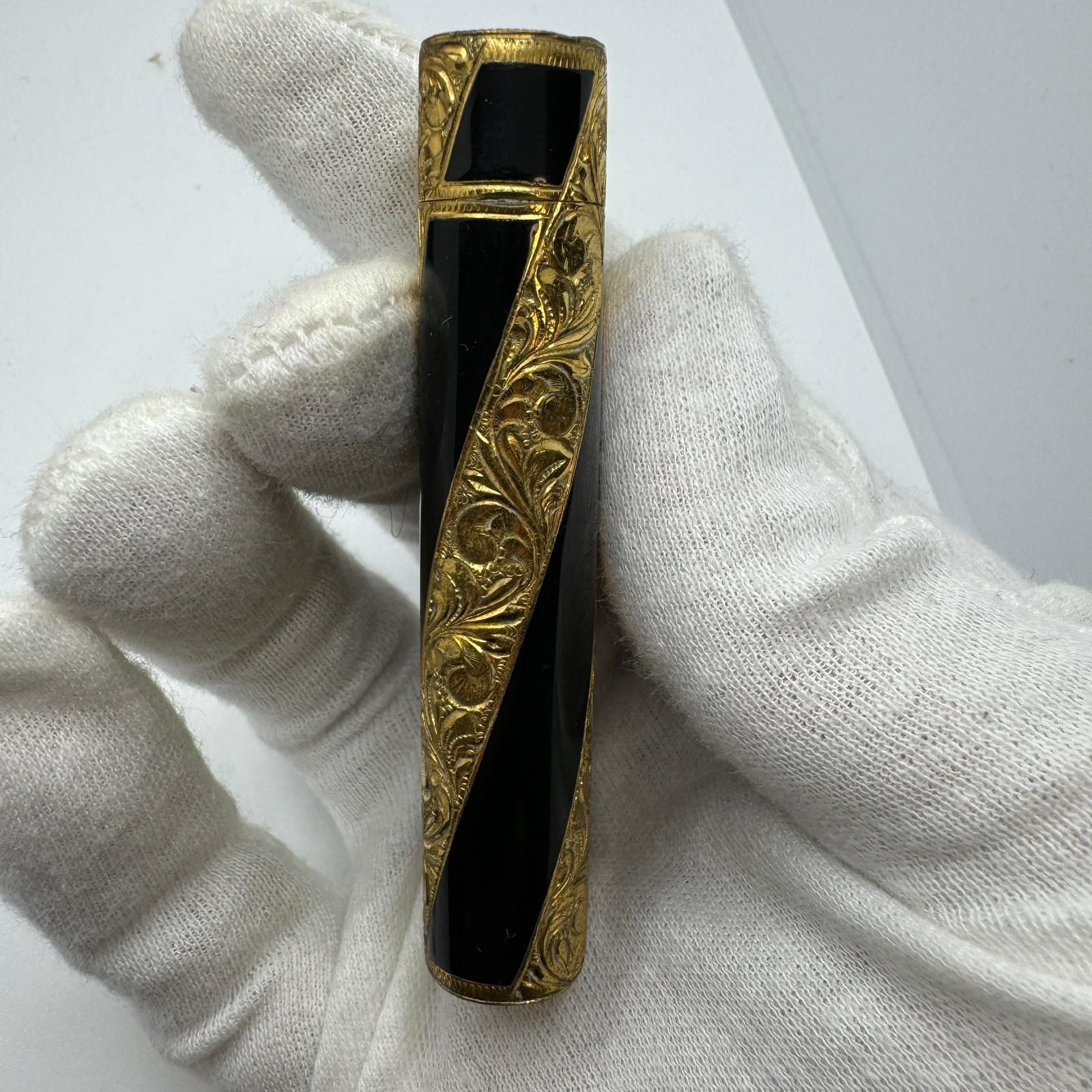 Rare Vintage Cartier circa 1980 18k Gold and Lacquer “Royking” Lighter For Sale 6