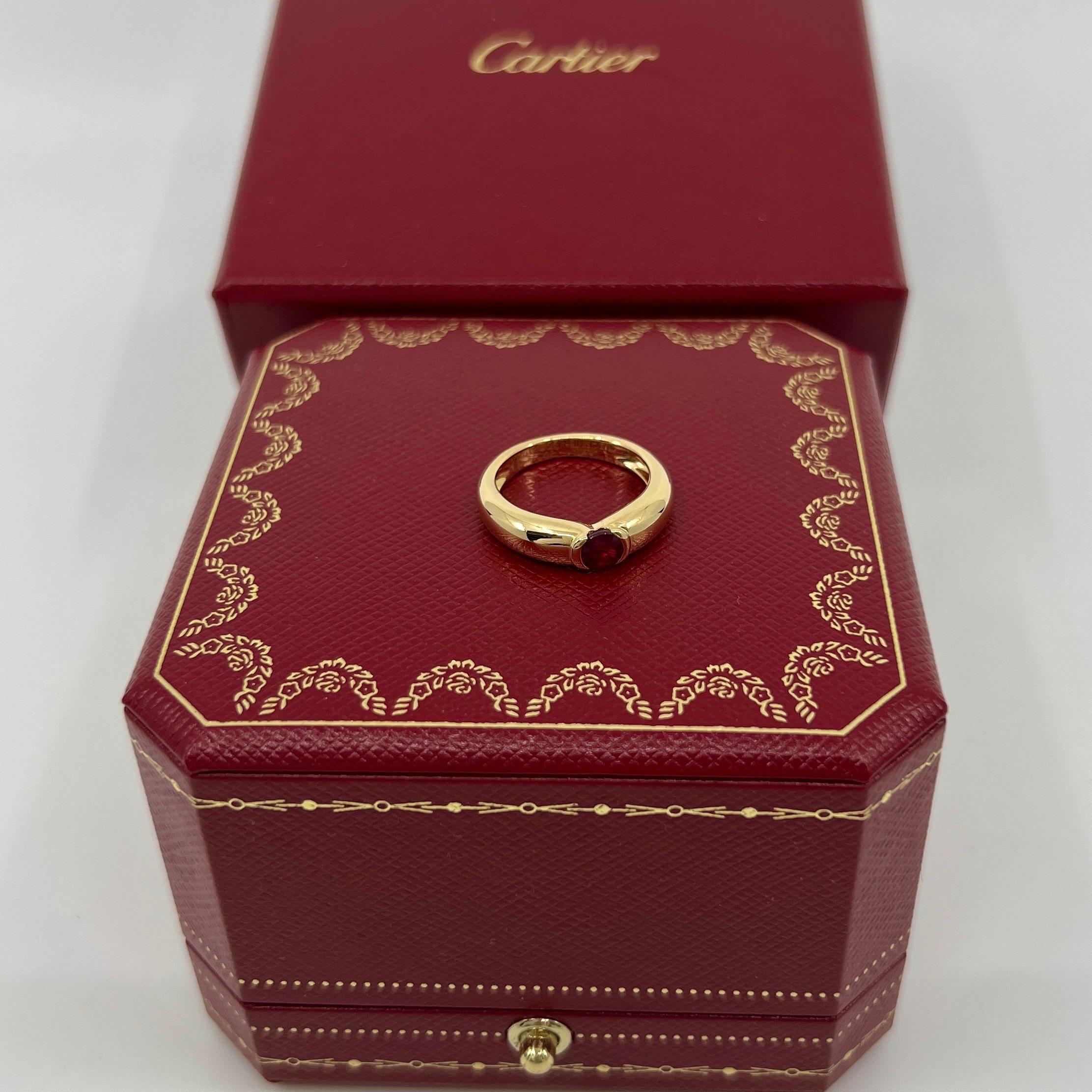 Rare Vintage Cartier Deep Red Ruby Round Cut 18k Yellow Gold Solitaire Ring 53 In Excellent Condition In Birmingham, GB