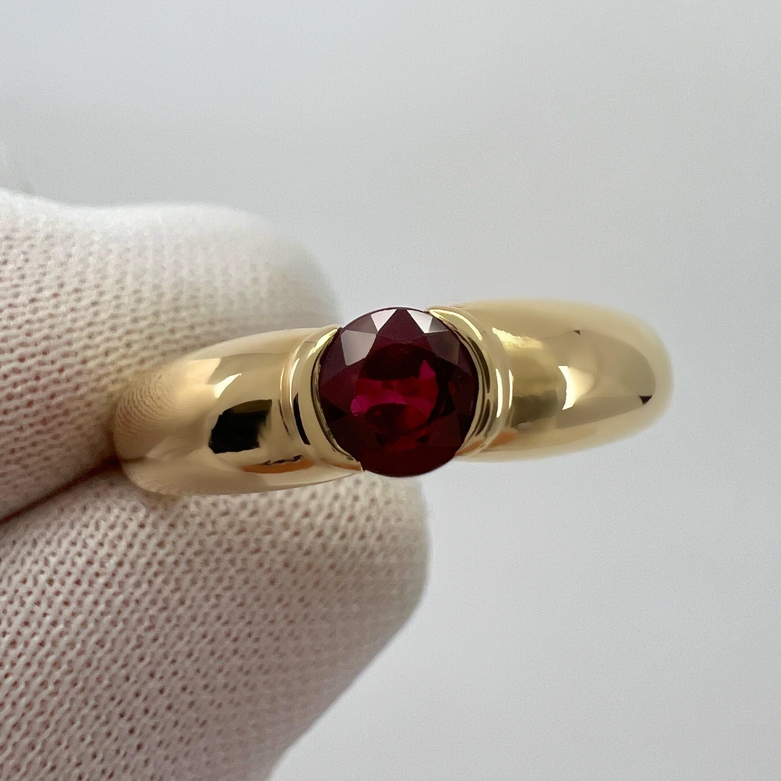 Women's or Men's Rare Vintage Cartier Deep Red Ruby Round Cut 18k Yellow Gold Solitaire Ring 53