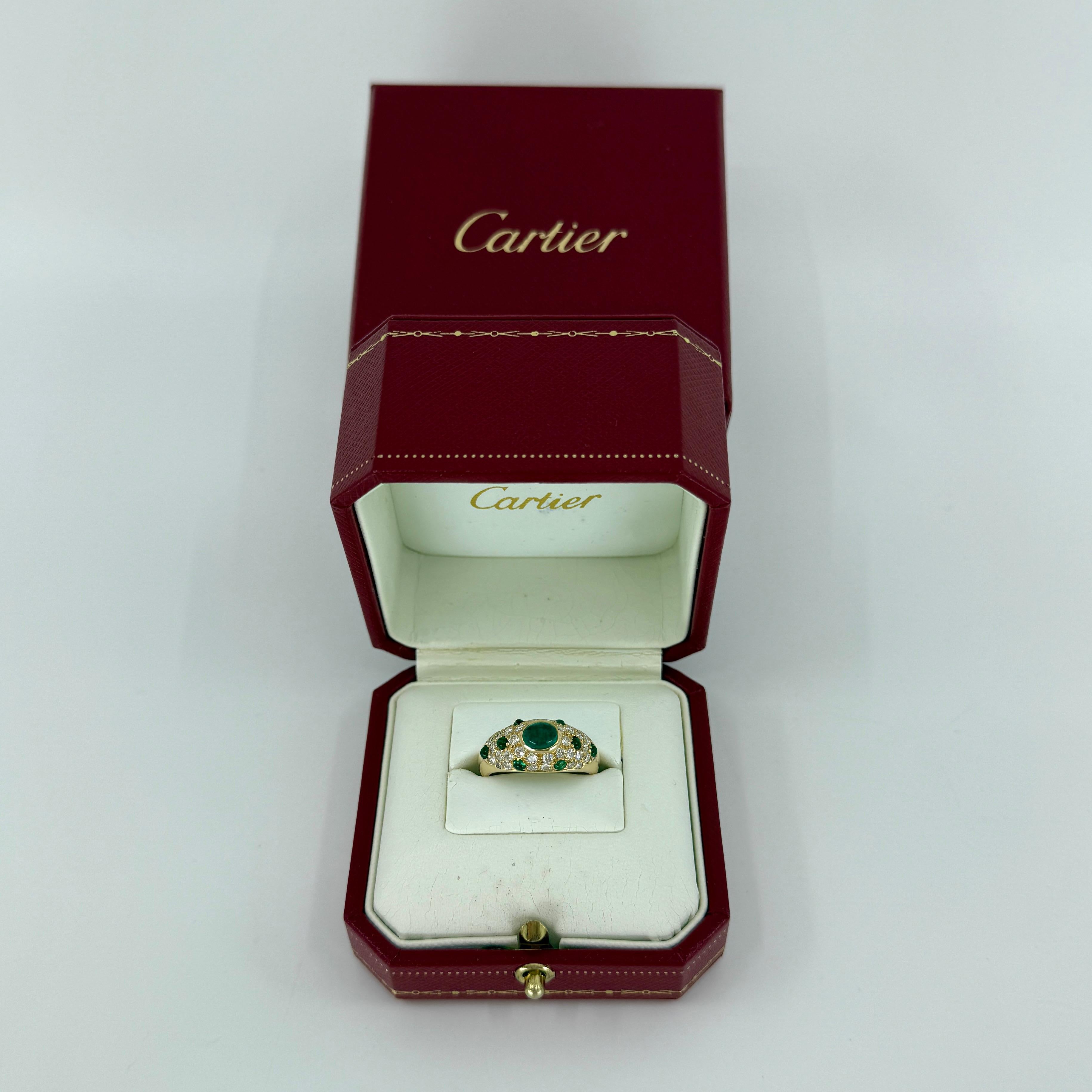 Raro Anillo Vintage Cartier Esmeralda y Diamante Mimi Cabujón Ovalado de Oro Amarillo de 18k Corte oval en venta