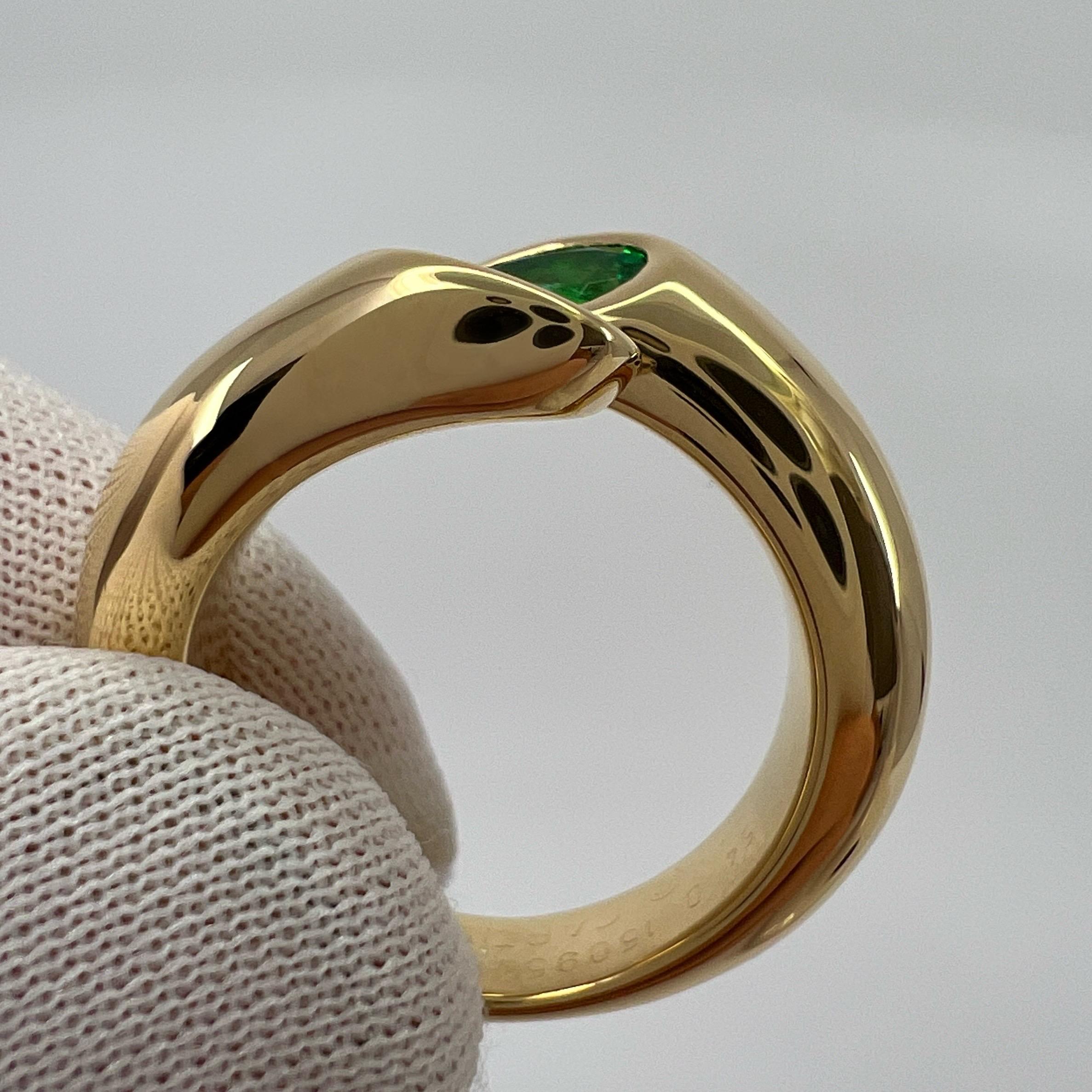 Women's or Men's Rare Vintage Cartier Green Emerald Ellipse Oval Cut 18k Gold Bypass Split Ring