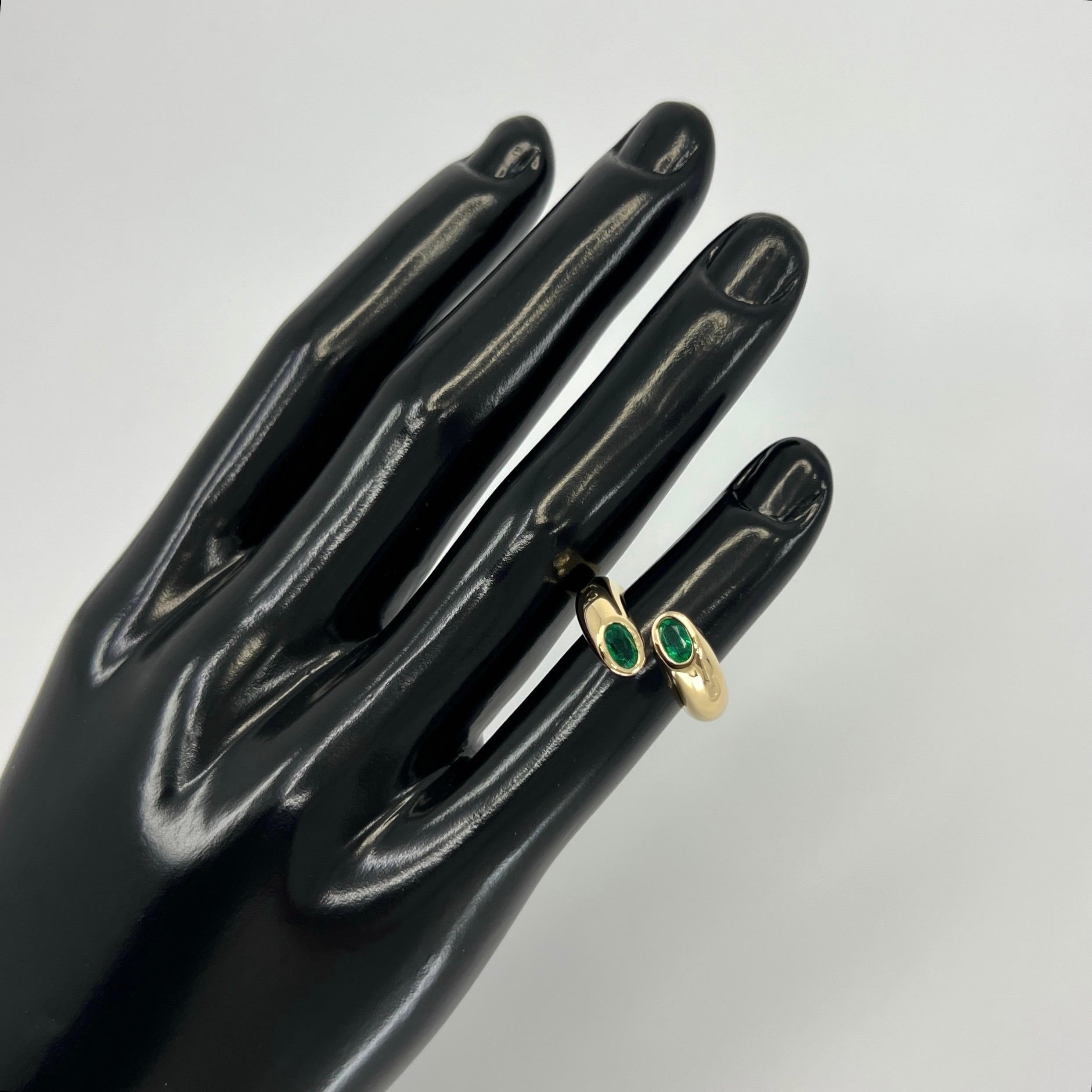Women's or Men's Rare Vintage Cartier Green Emerald Ellipse Oval Cut 18k Gold Bypass Split Ring J